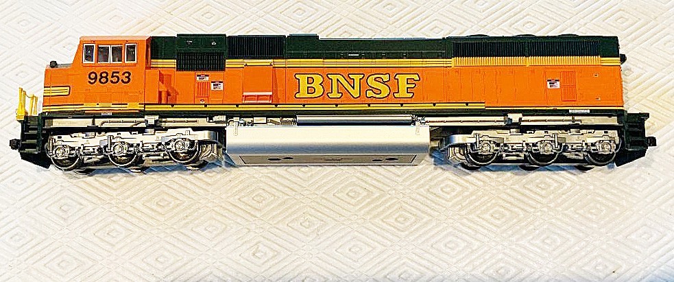 1 KATO HO SCALE #37-6404 EMD SD70 MAC CAB HEADLIGHT BNSF HERITAGE l l #9853 HO