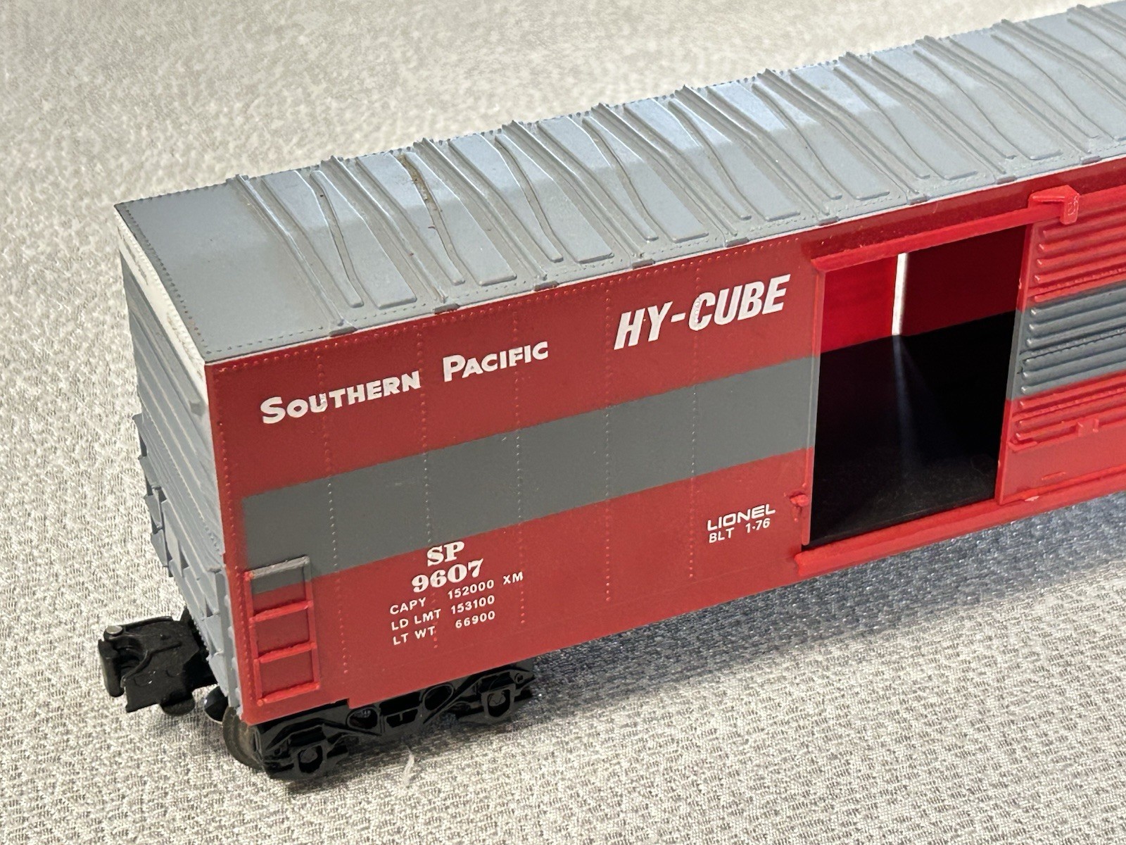 LIONEL O-Gauge 6-9607 Southern Pacific HyCube Boxcar