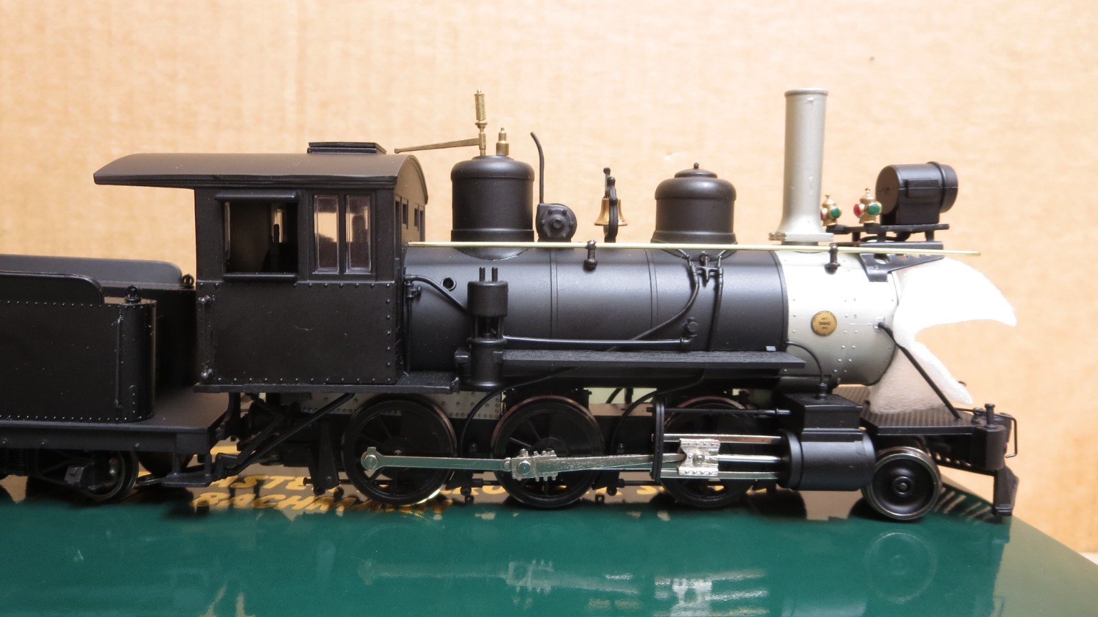 Spectrum 25299 ON30 2-6-0 Steam Unlettered Painted LN