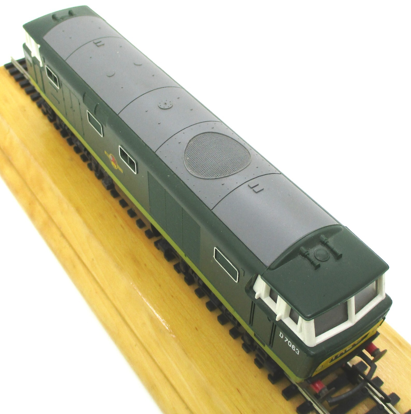 Hornby R758 First Edition Class 35 Hymek BR Green with Paper Yellow Ends Mint