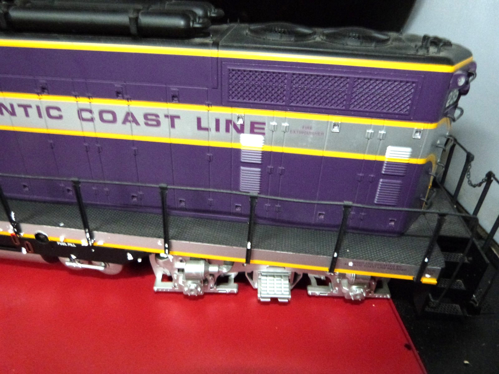 G Scale USA Trains Atlantic Coast Line EMD GP7 Diesel #235