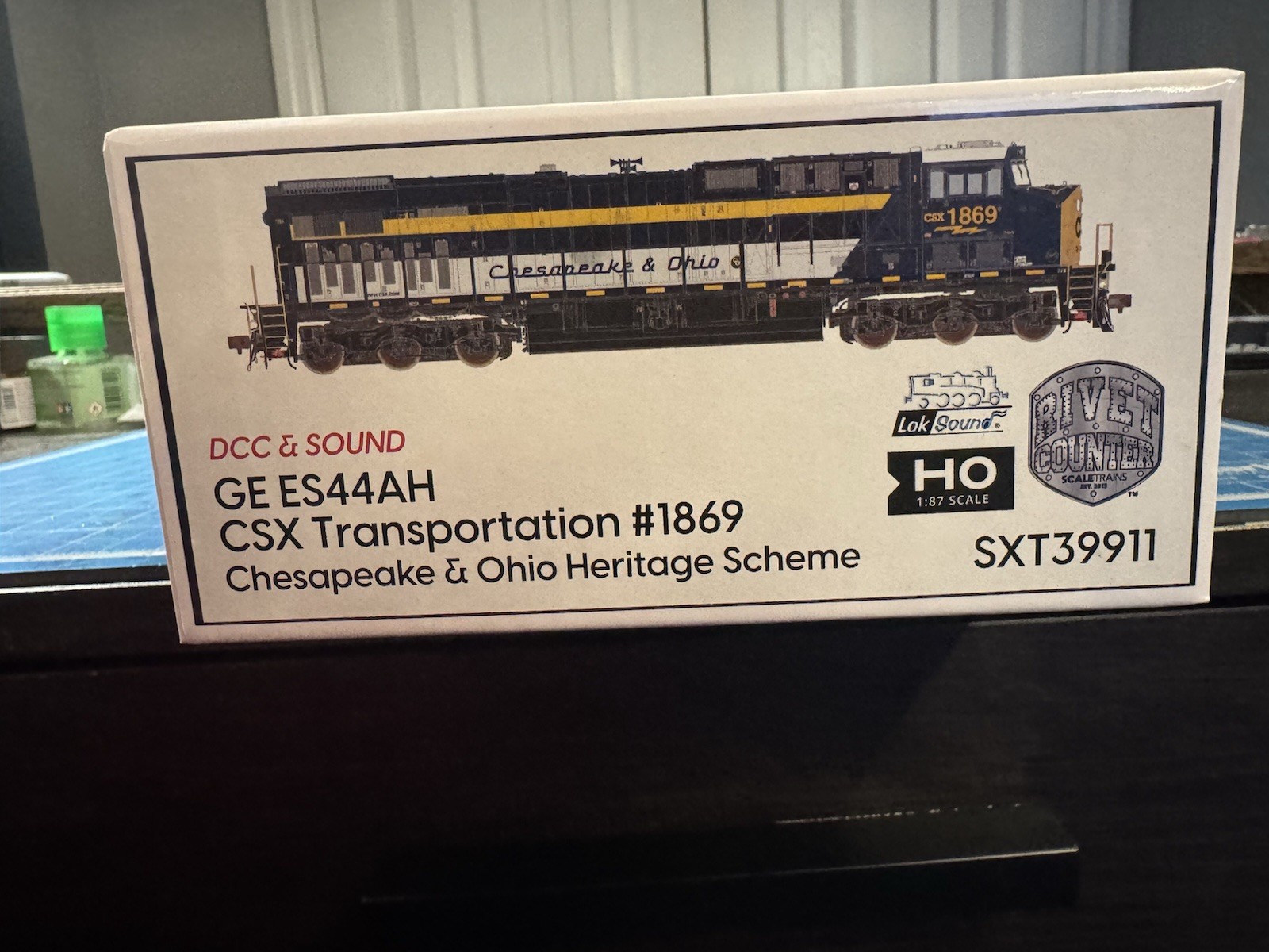 Scaletrains SXT39912 Rivet Counter ES44AH CSX (C&O) #1869 DCC/Sound