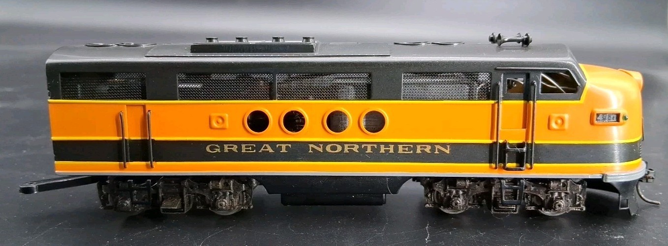 TENSHODO HO EMD FT DIESEL LOCO No. 106/107. Unit L/N.