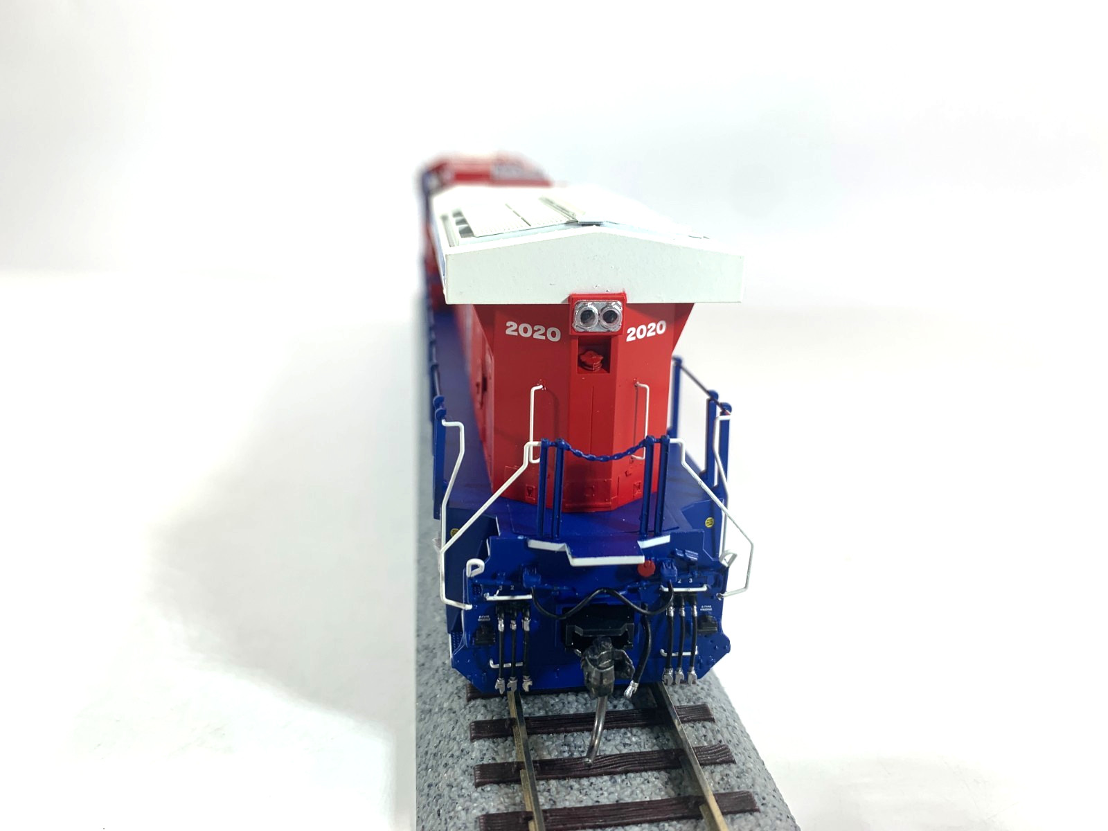 HO MTH 80-2415-1 Trump ES44AC Diesel #2020 w/ Proto 3.0 & Flashing Lights /Voice