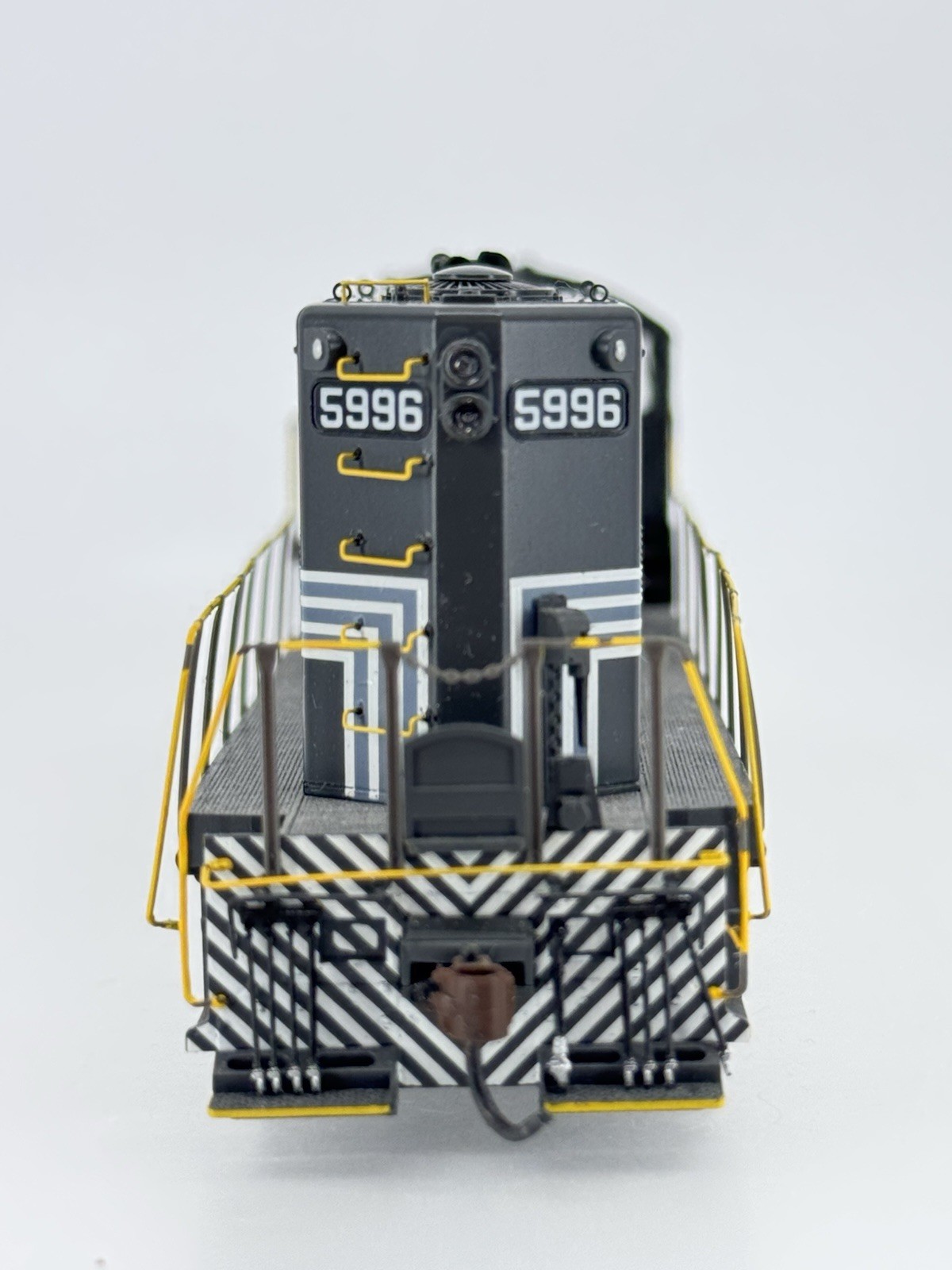 HO Athearn Genesis G62428 New York Central GP9 Diesel Locomotive NYC #5996