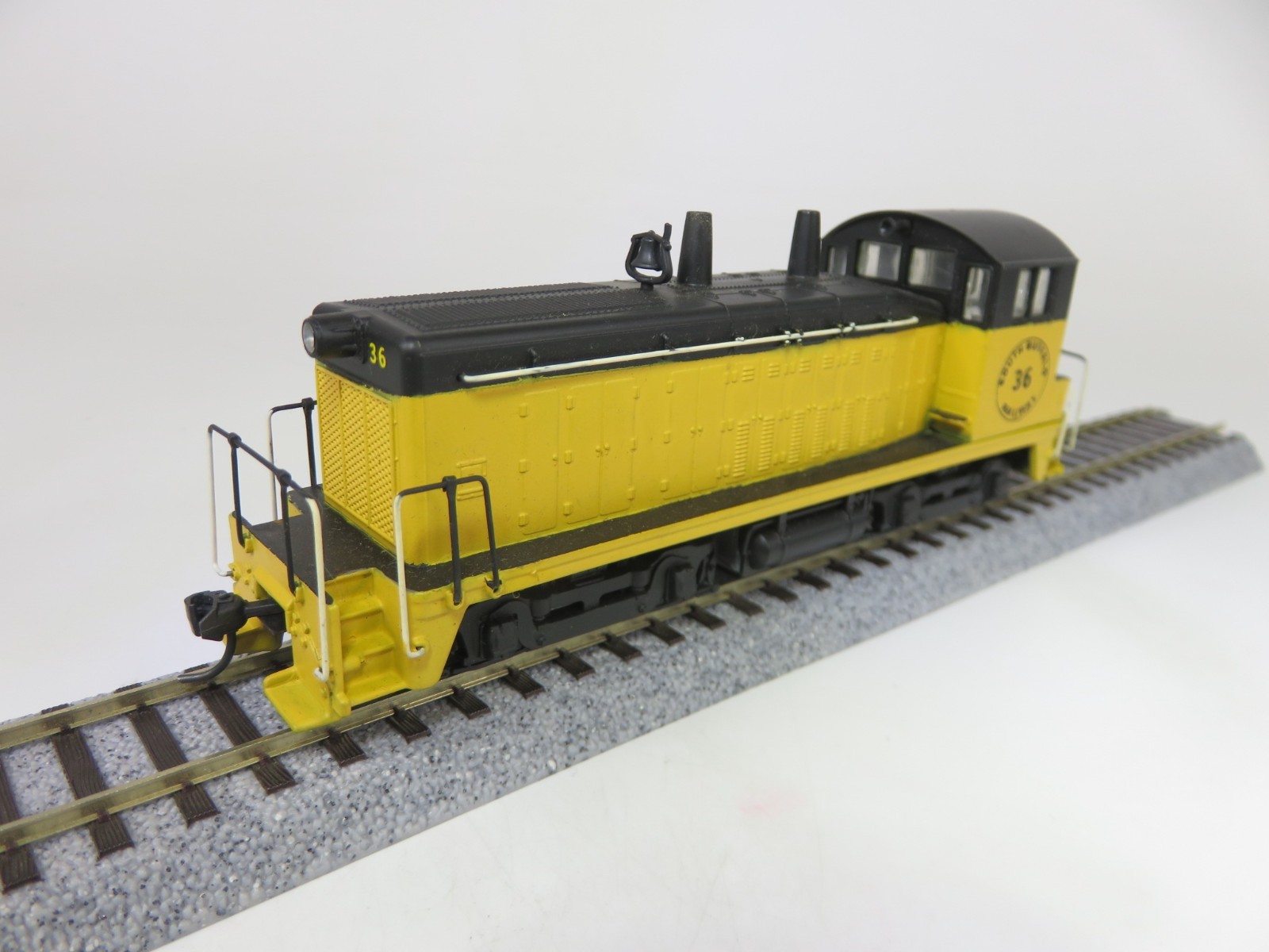 Athearn Blue Box HO Scale South Buffalo EMD SW-7 Diesel Locomotive Road #36