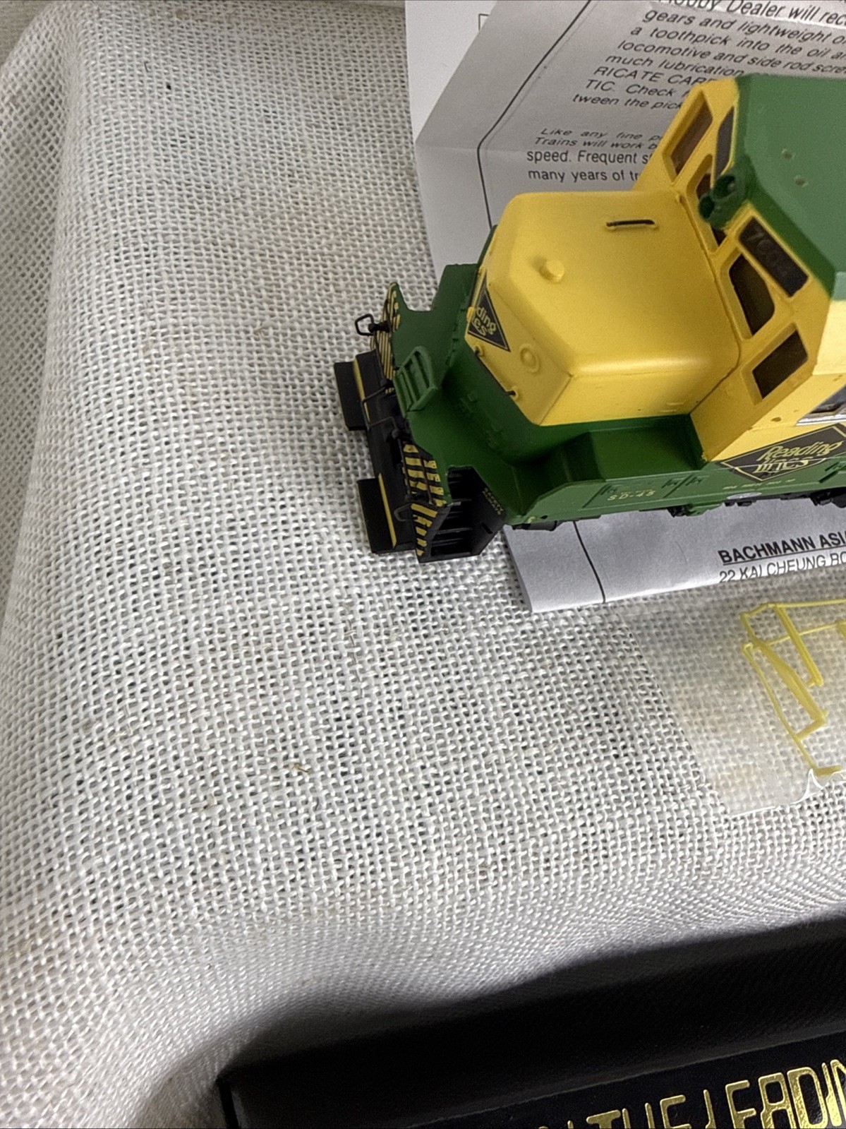 HO Bachmann Spectrum SD-45 Diesel Engine – “Reading-Bee Line” #7604 NEW!!!!!!!!!