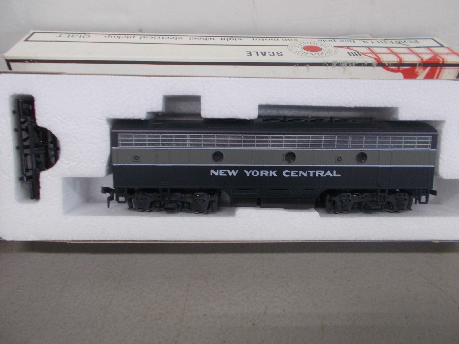 STEWART / KATO # 9141 ~ NEW YORK CENTRAL F7B POWERED LOCOMOTIVE ~NIB ~HO SCALE