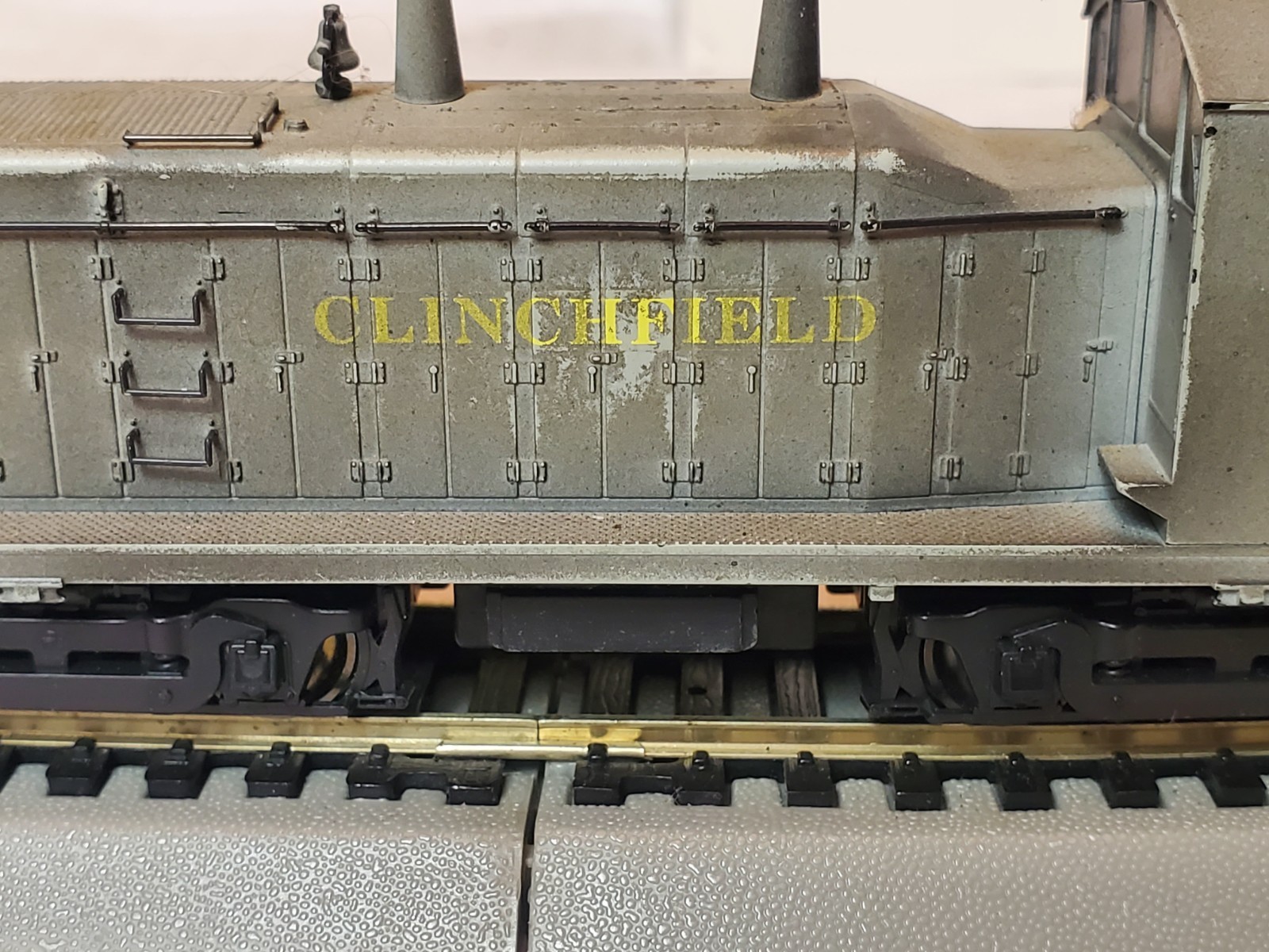 Clinchfield HO Scale SW7 Switcher, Brand Unknown, Runs Great