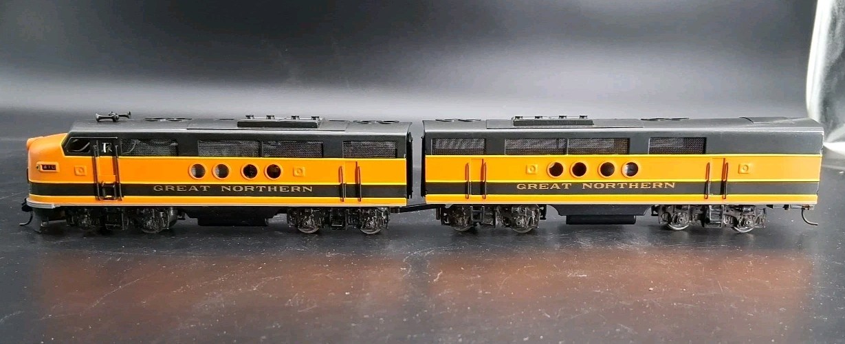 TENSHODO HO EMD FT DIESEL LOCO No. 106/107. Unit L/N.