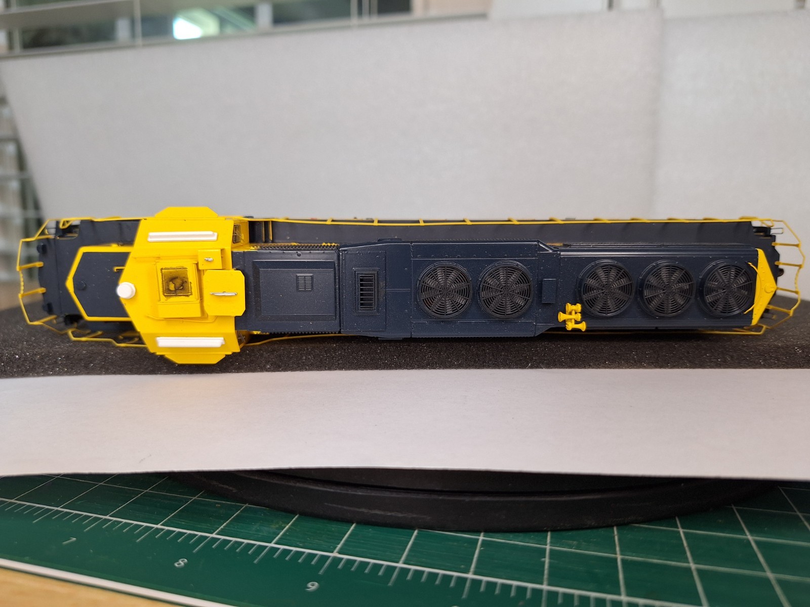 Athearn HO-Scale SD-40-2 ATSF #5084