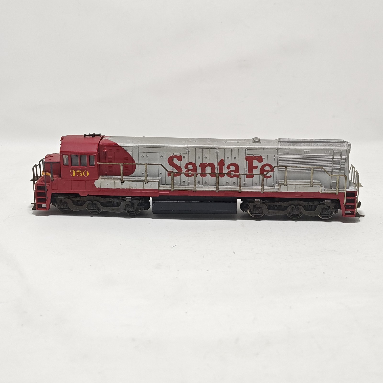 HO Scale Rivarossi 1823 Santa Fe Diesel Locomotive #350 Tested Runs Read Desc.