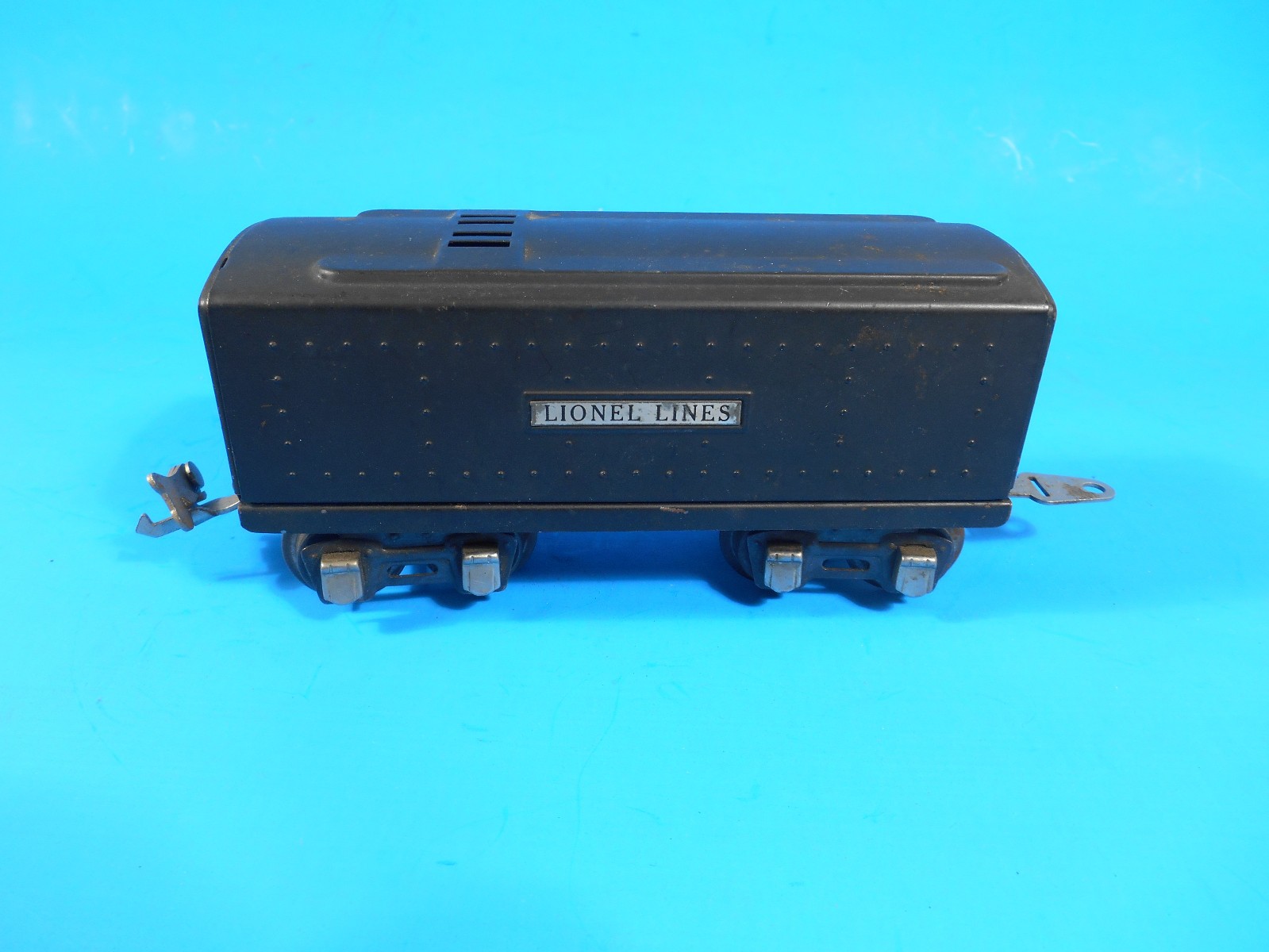 Vintage Prewar O Gauge Lionel 1688 Torpedo Locomotive and Tender
