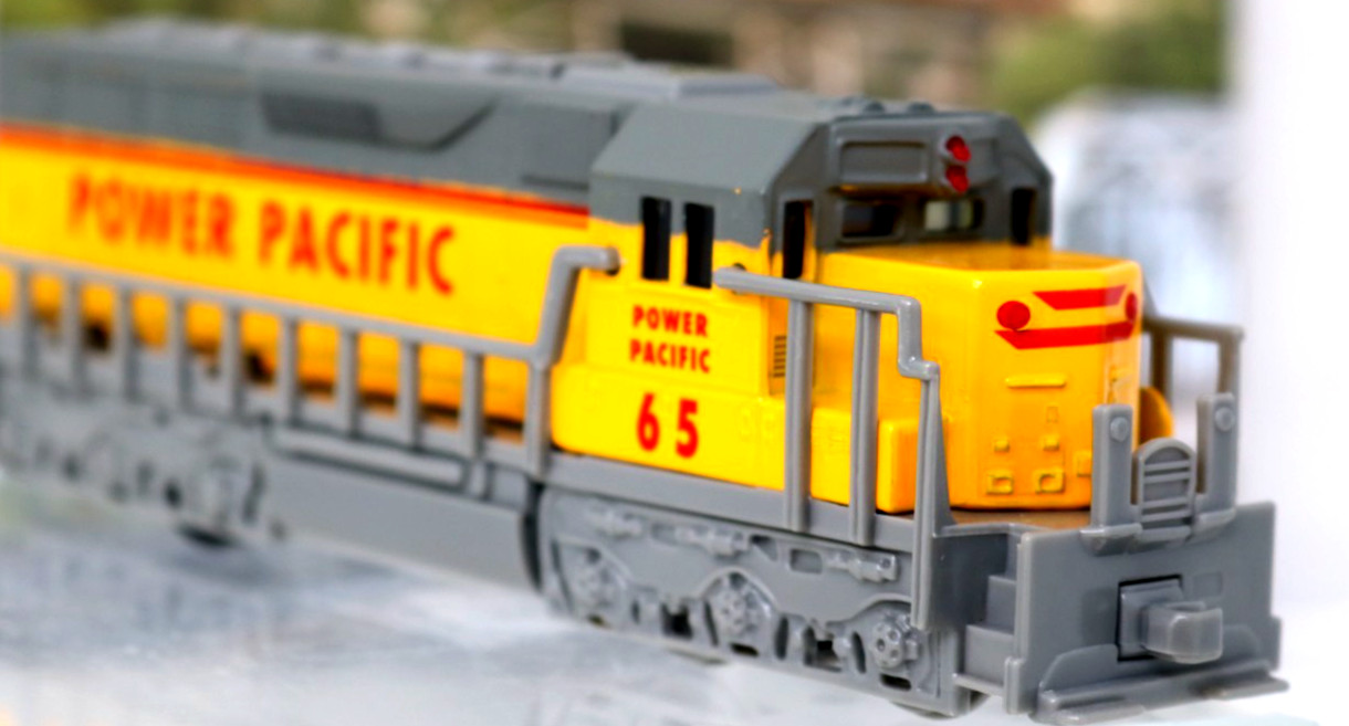 Freight Locomotive Pull Back Power Yellow & Grey 65 Power Pacific 7″ 4+ Diecast
