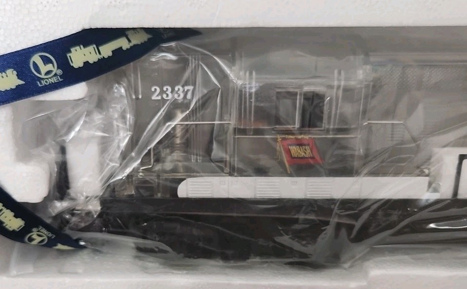 LIONEL 2337 Transparent Wabash GP-7 6-38348 Locomotive COOL LOOKING!