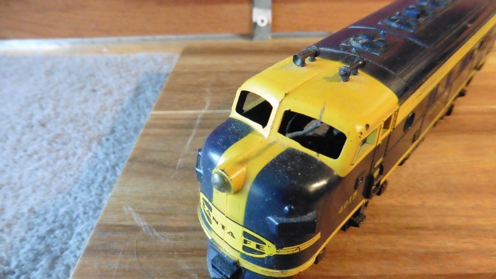 4 Miniature Sante Fe Replica Locomotive Die Cast Trains #4015 #307 #8731 #1762