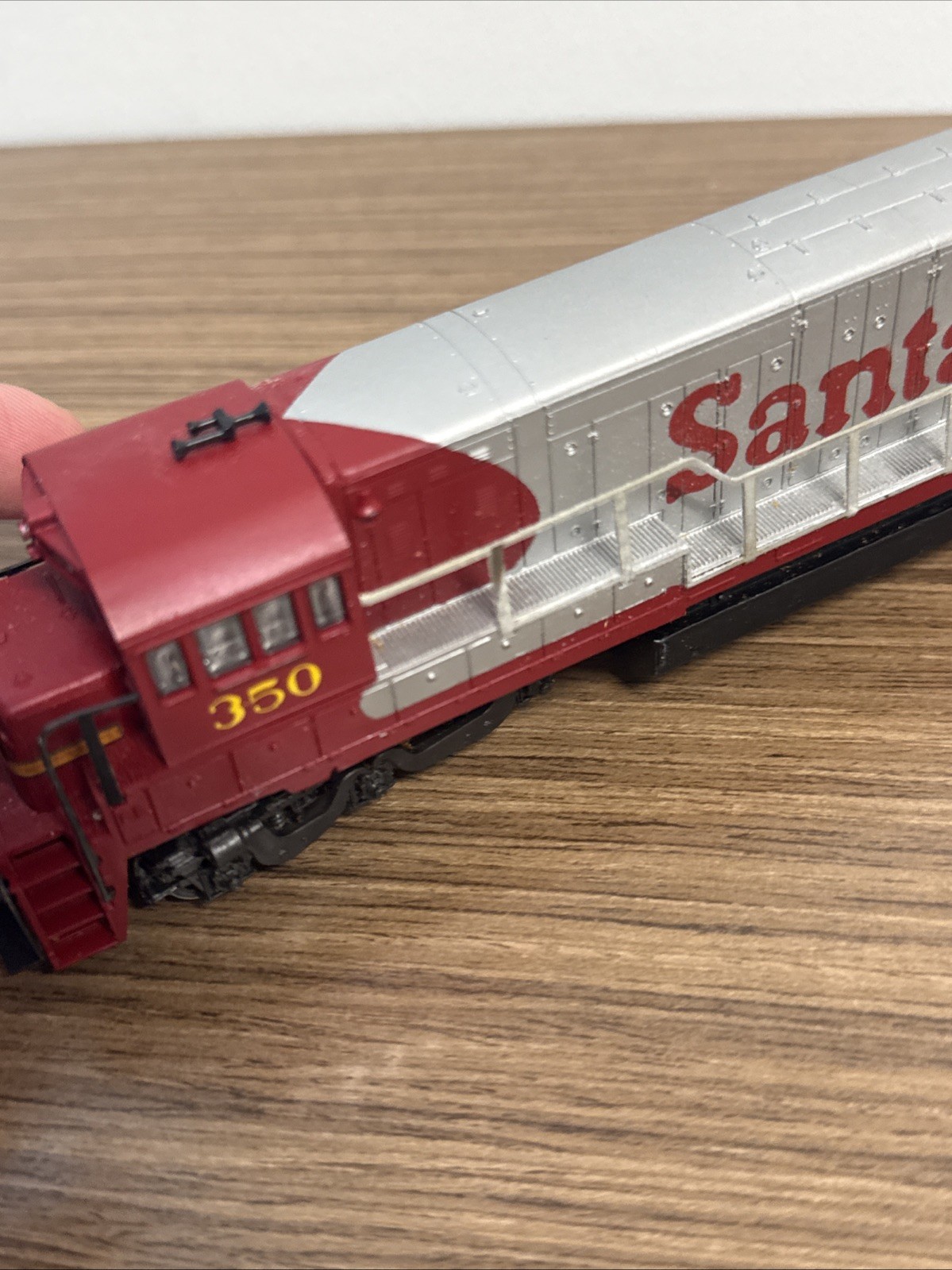 Vintage Rivarossi HO Santa Fe #350 powered diesel engine Made In Italy