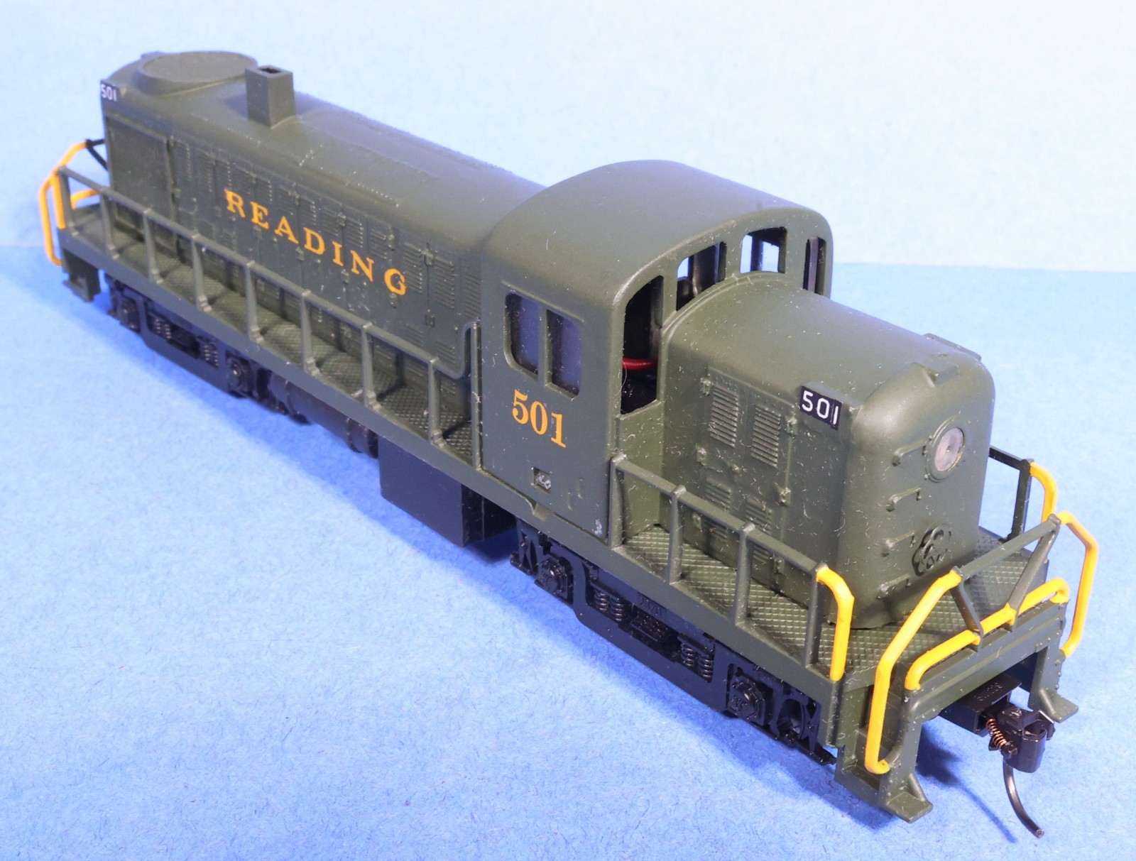 AHM HO Gauge Reading RR RS2 Diesel Engine 501 – video