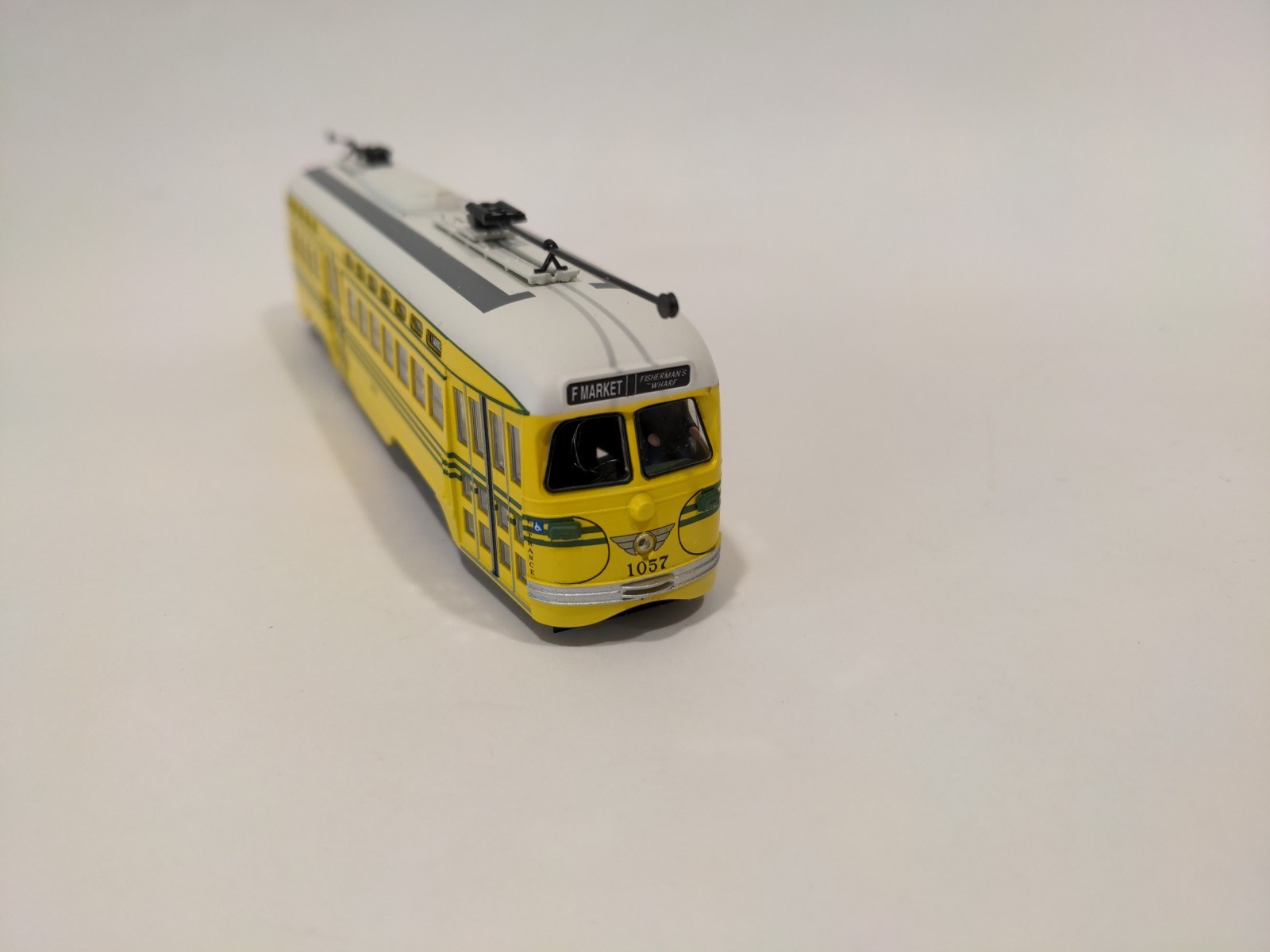 Bowser HO Scale Cincinnati Electric PCC Trolley #1057 Item 12557