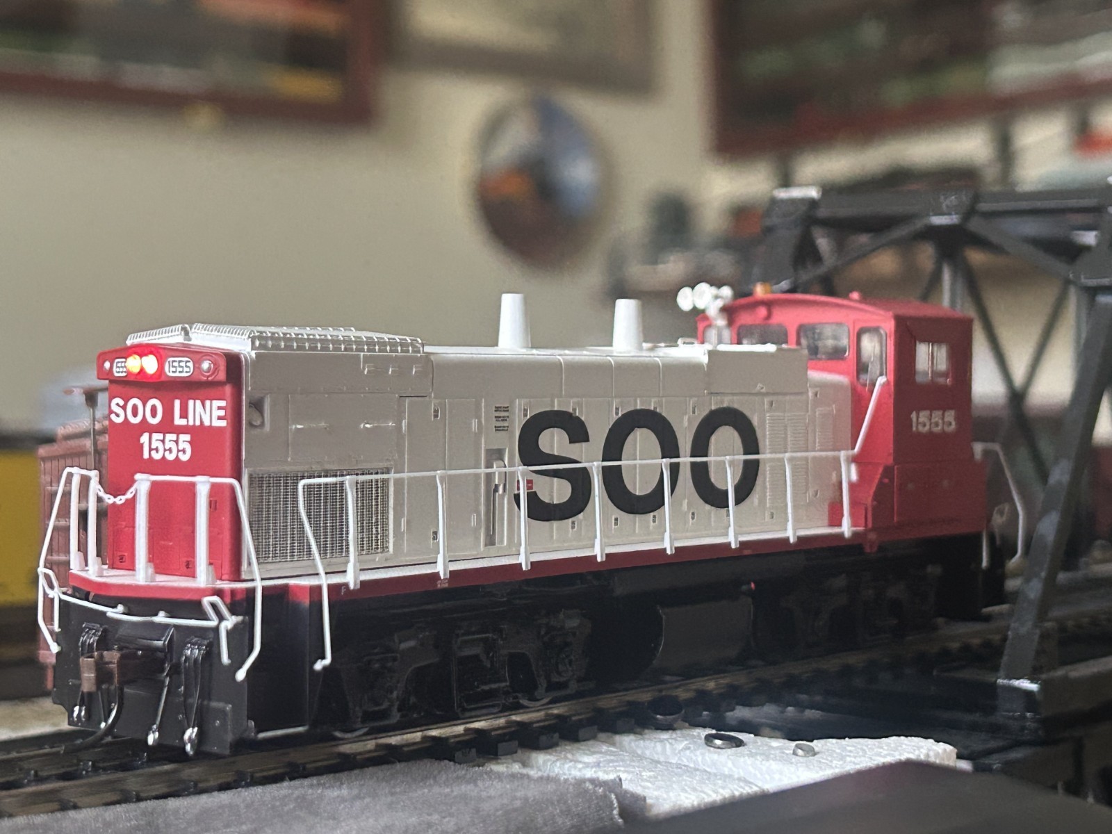 HO Athearn Genesis G66211 with Tsunami Sound / Soo MP14-AC #1555