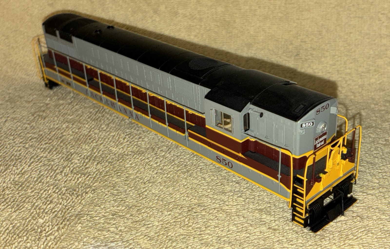 DL&W Lackawanna Trainmaster Shell ONLY Atlas HO Scale NEW