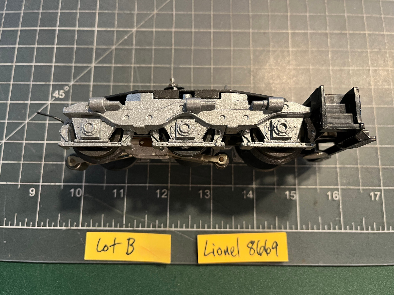 Lionel Train 8669 U36B Diesel Locomotive 8855-035 TRUCK WHEEL SET PART LOT B
