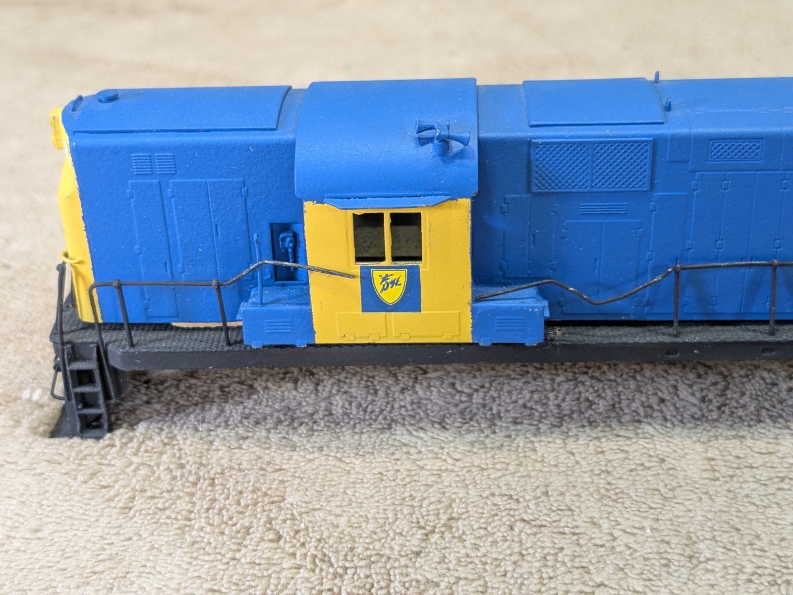 ALCO C-420 HH High Hood D&H #201 SHELL – BENT RAILING
