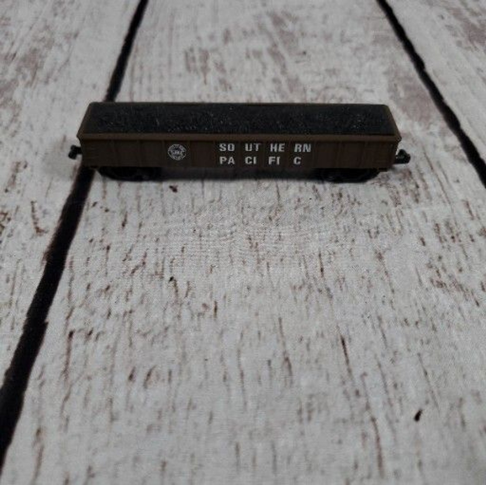 Southern Pacific SP 9725 Diesel Locomotive Coal Car High Speed Metal Products