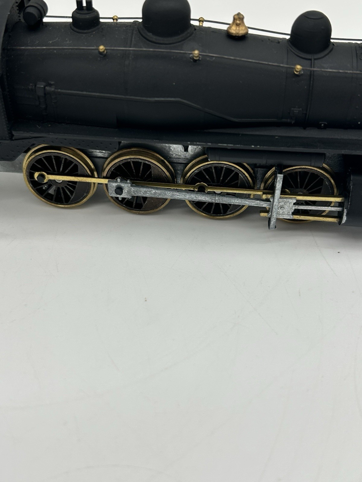Unbranded Boston/Maine 2-8-0 Steam Locomotive W/tender, tested working HO gauge
