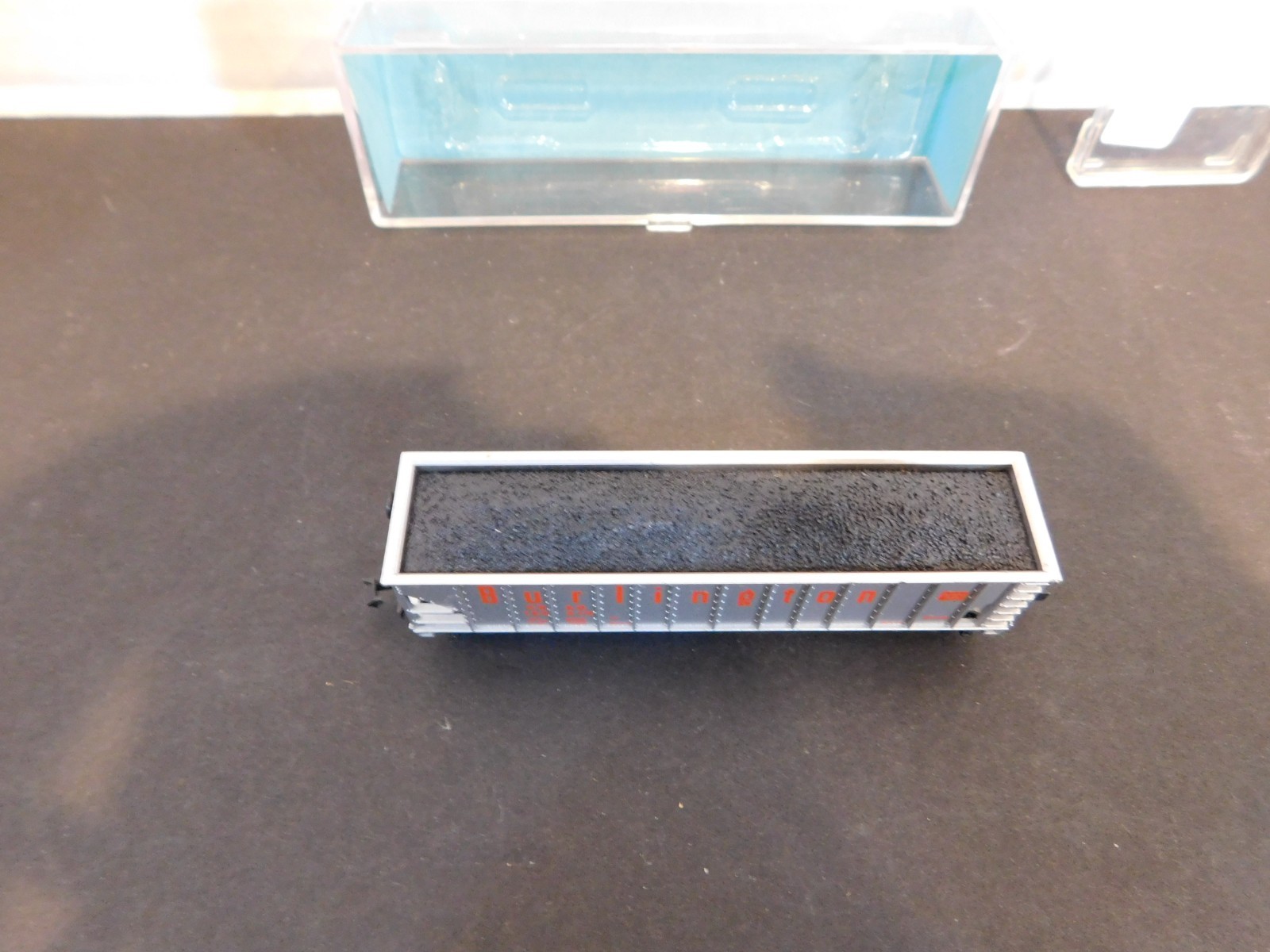 Atlas N Scale Burlington Hopper Car With Coal Load #3261