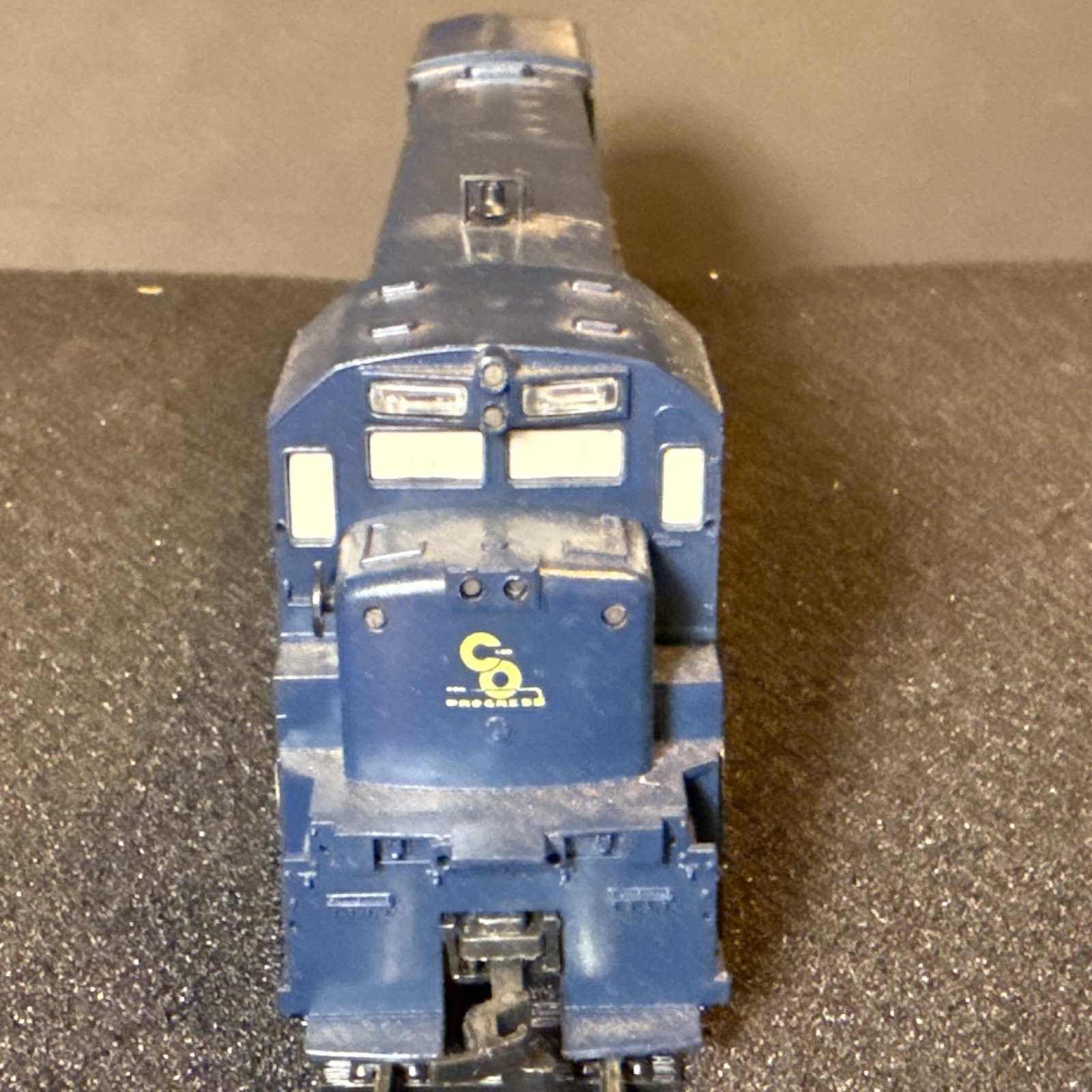HO Scale Athearn 3461/3471 C & O – U30C Diesel SET OF 2 Powered/Unpowered