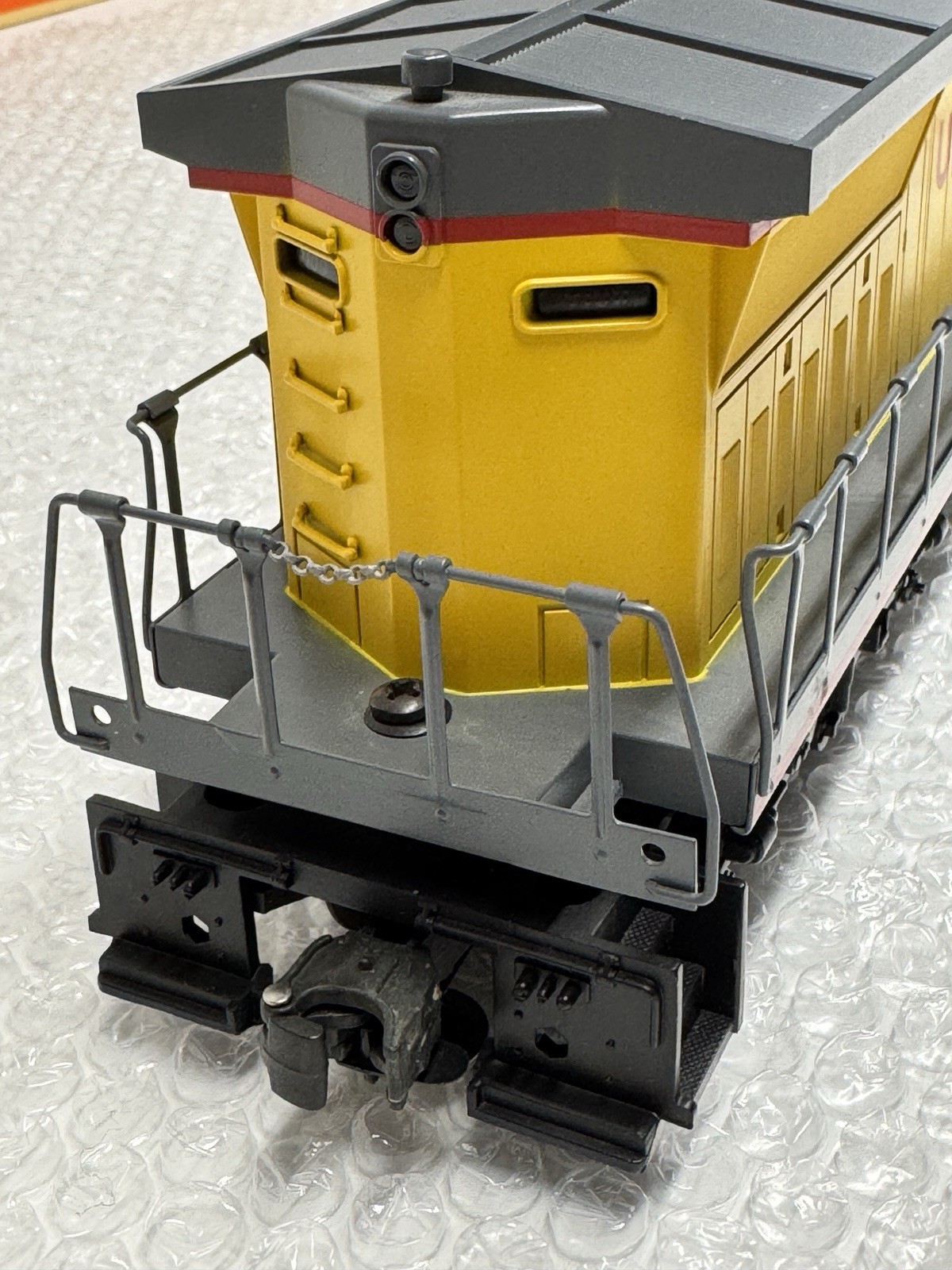 Lionel 6-18205 UNION PACIFIC DASH-8 40C Diesel Locomotive #9100