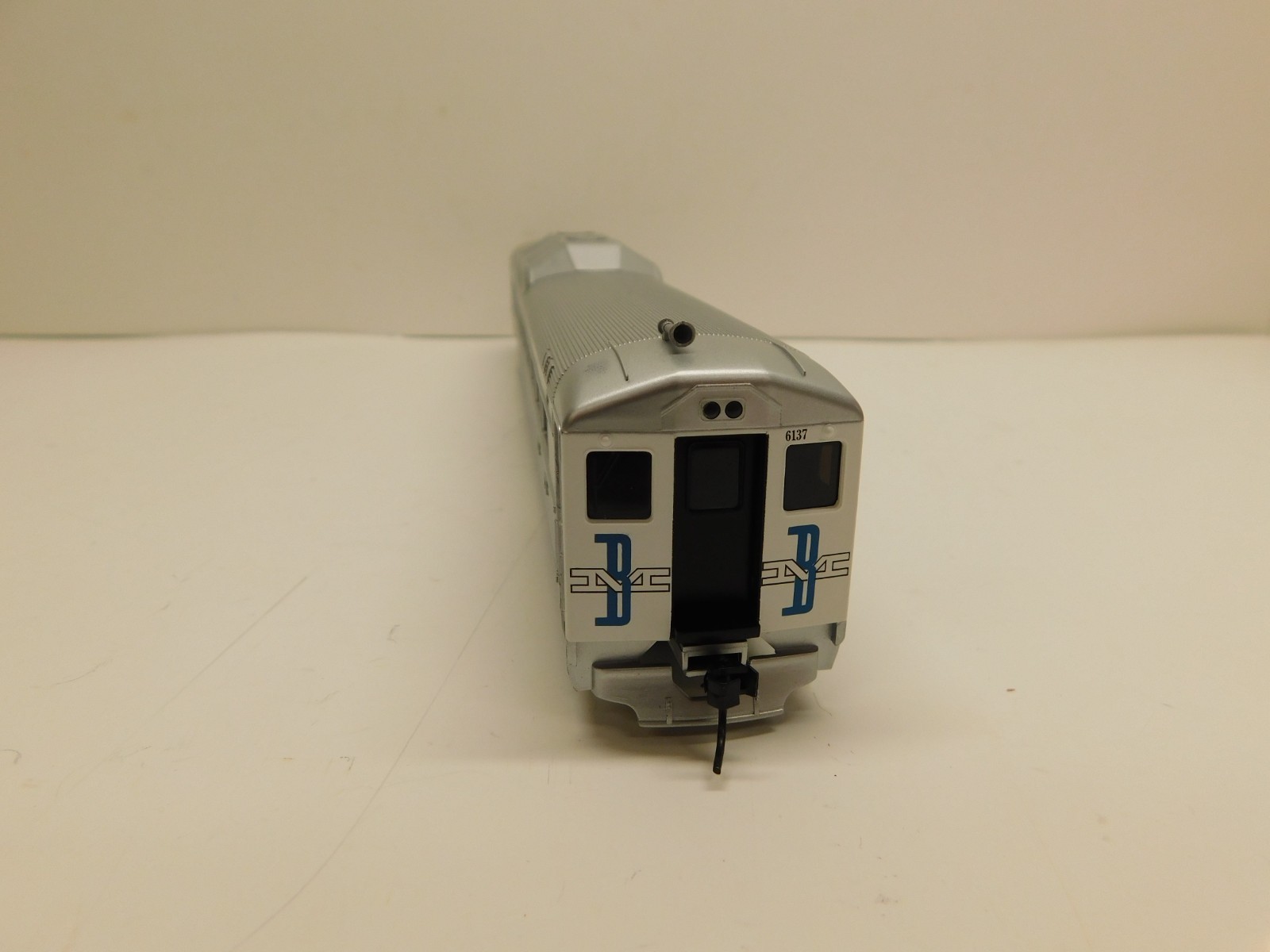 Proto 1000 Series HO Scale BUDD RDC Locomotive 30587 Boston & Maine #6137 #5