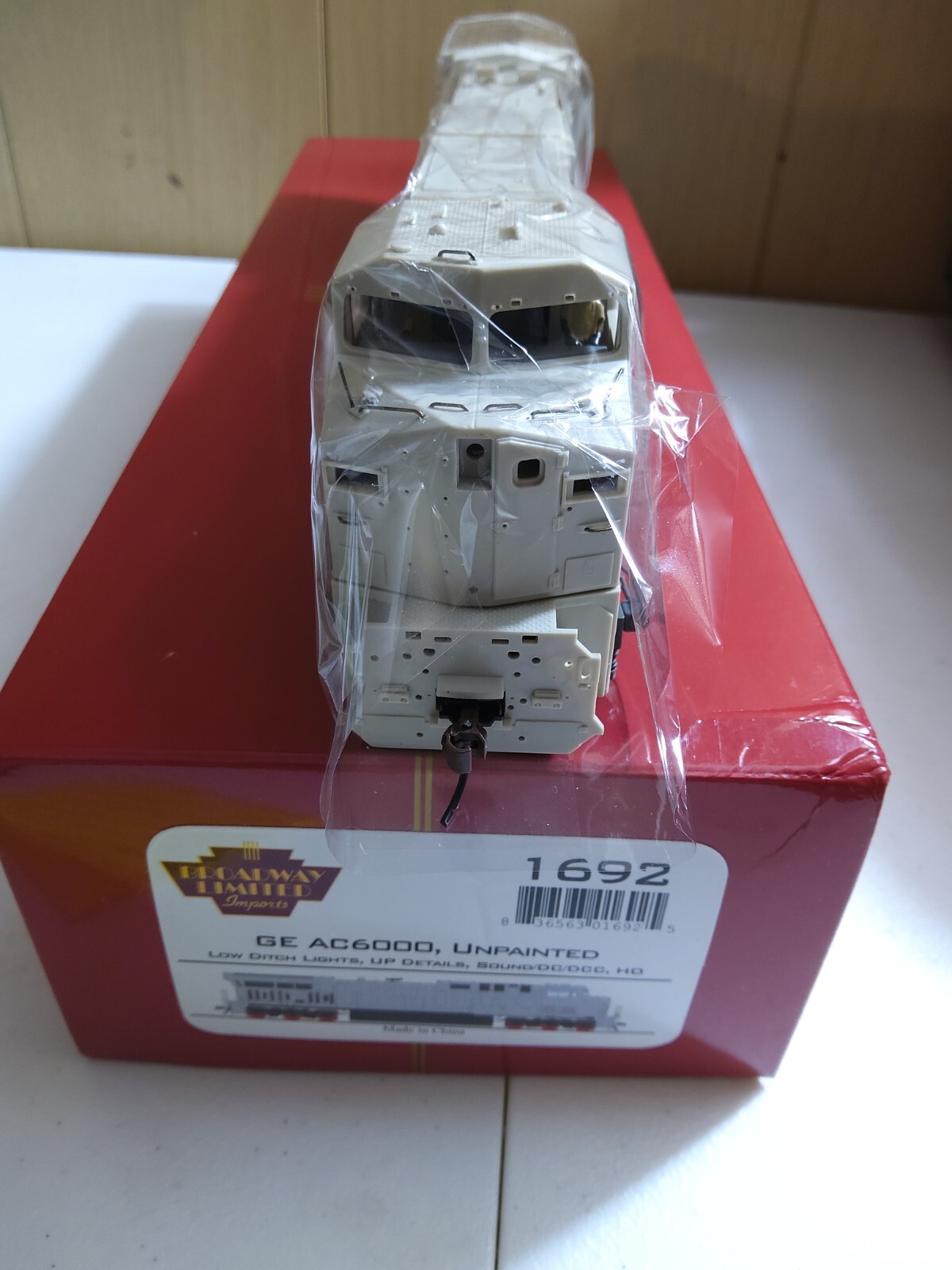 Paragon series Broadway limited HO scale diesel locomotive 1692 GE AC6000