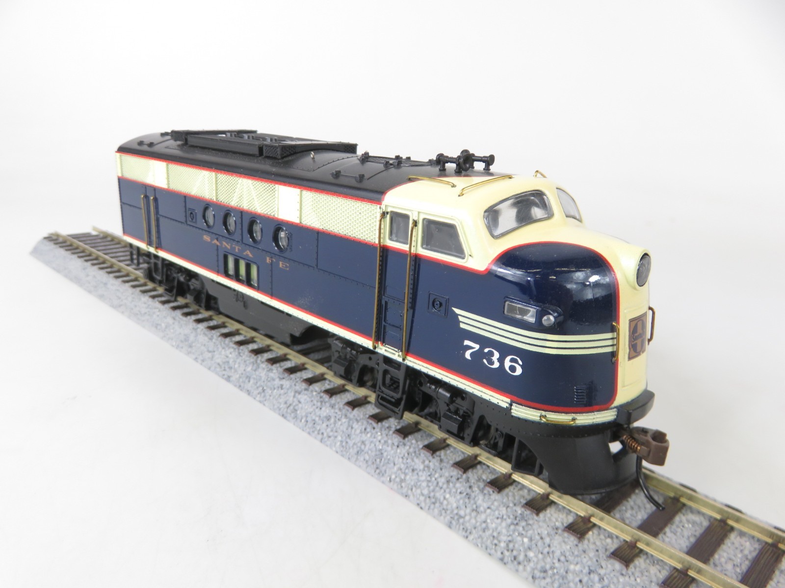 Stewart Hobbies HO Scale AT&SF Santa Fe EMD FT Diesel Locomotive #736 DCC