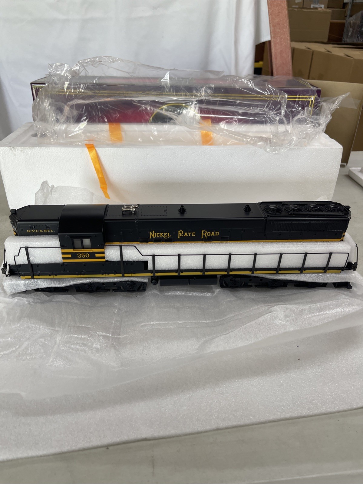 MTH MT-2110L Nickel Plate Road Cab No. 350 EMD SD-9 W/Proto OB Cab 350