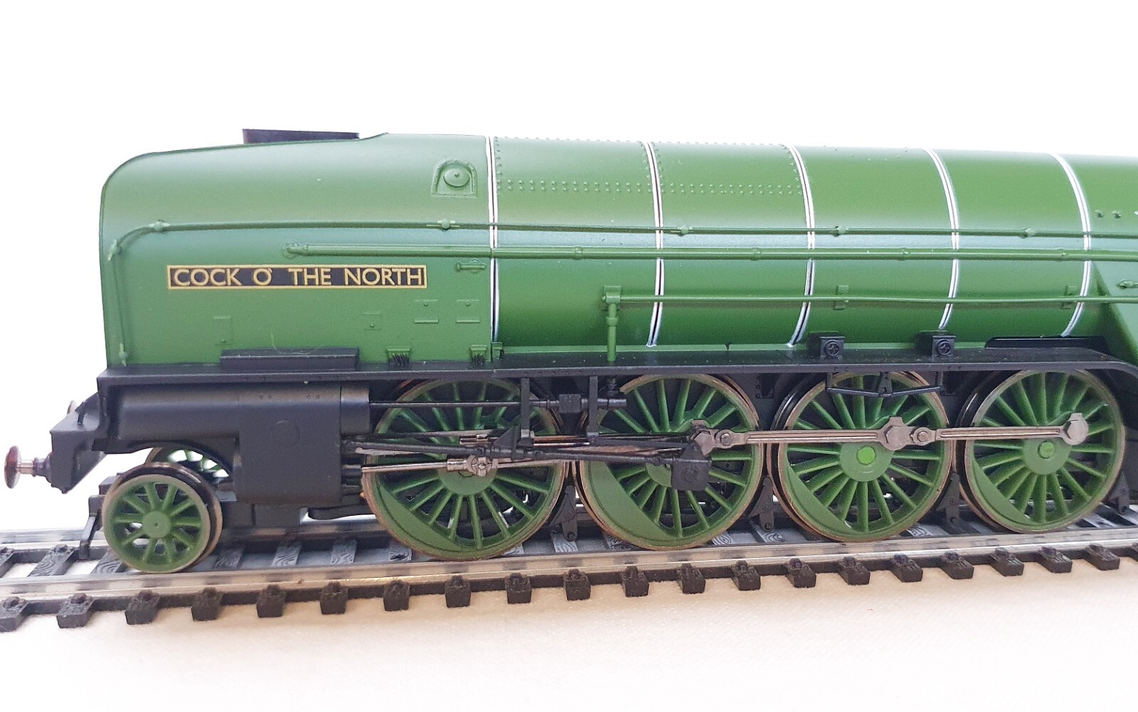 Hornby OO HO British LNER Class P2 “COCK O THE NORTH” 4-8-2 Steam Locomotive MIB