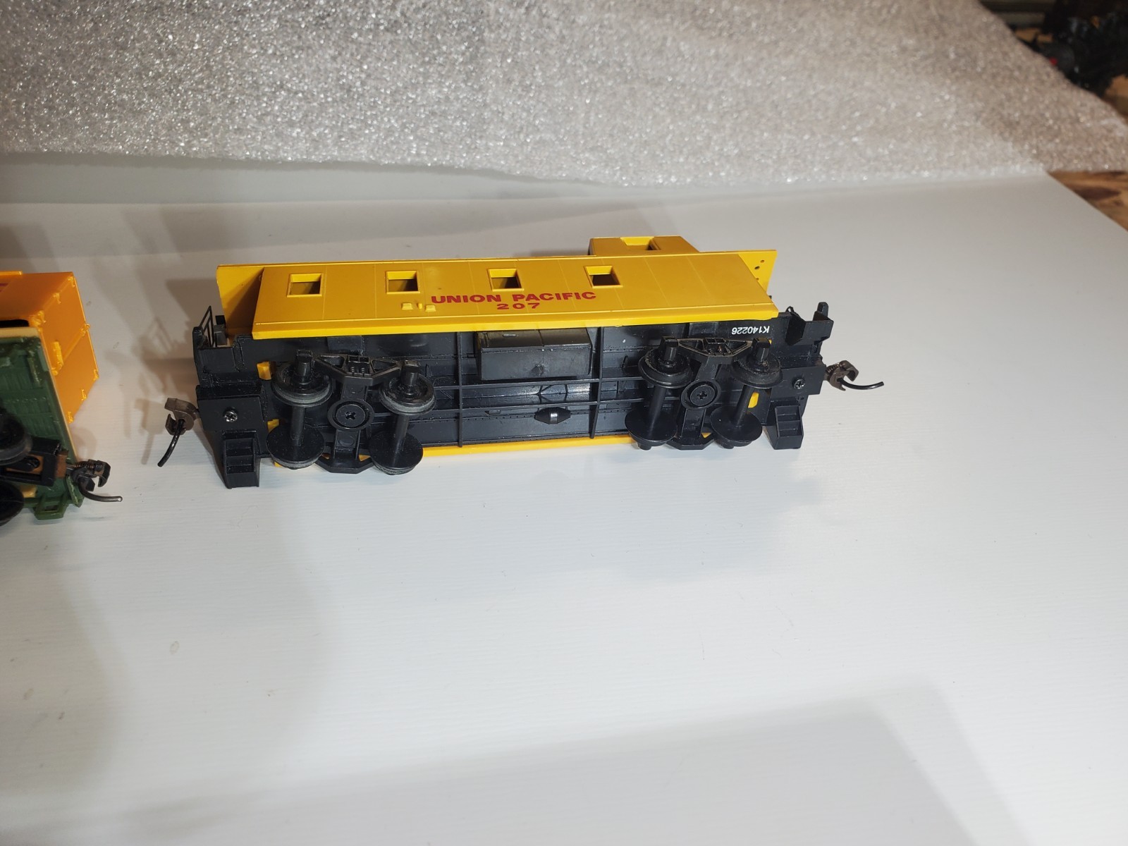 ho Lot Of 3 Union Pacific Freight Cars – Various Makers & Condition