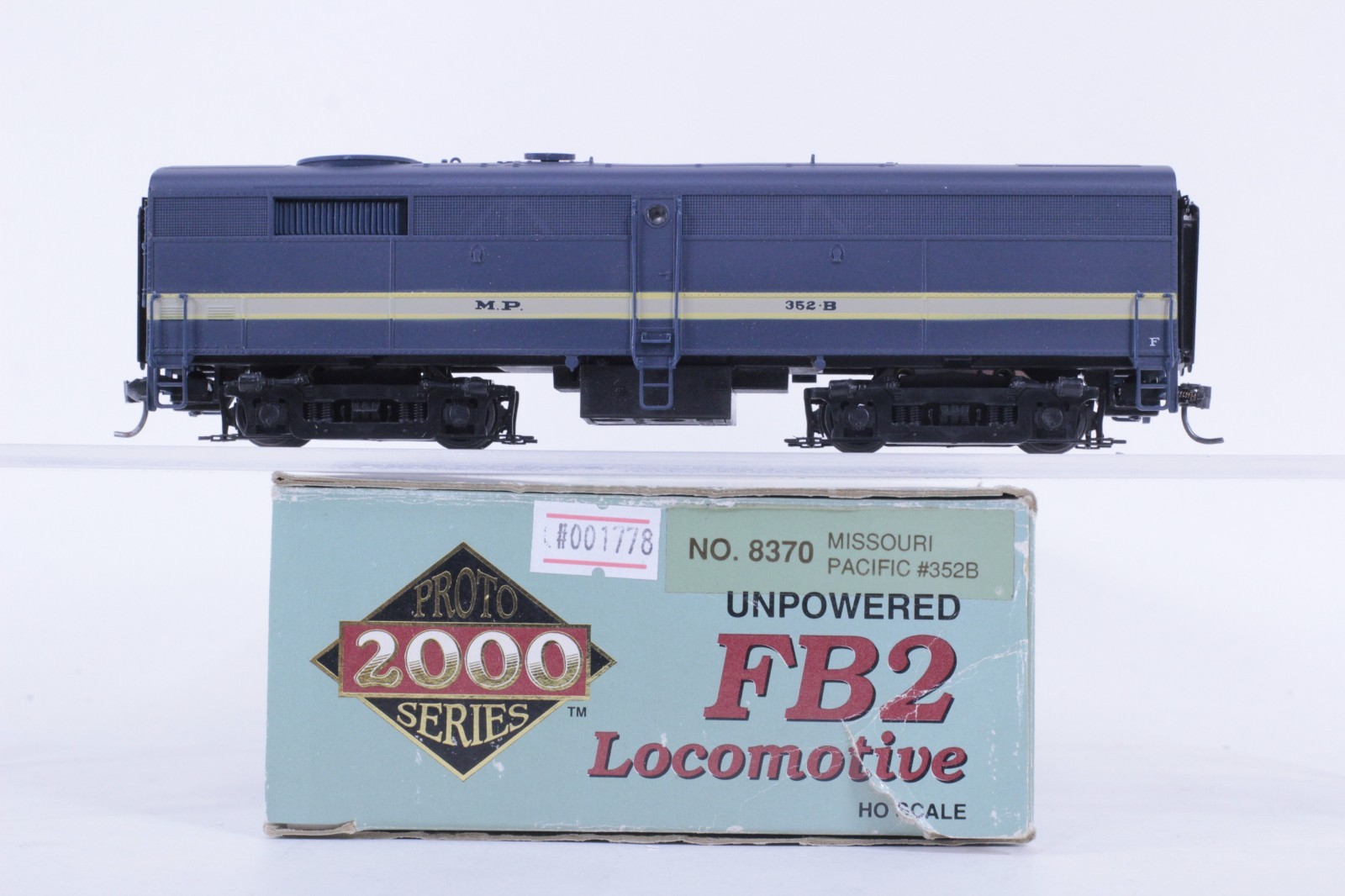 Life Like Proto 2000 HO Scale Missouri Pacific MP 352B FB2 Non-Powered Loco