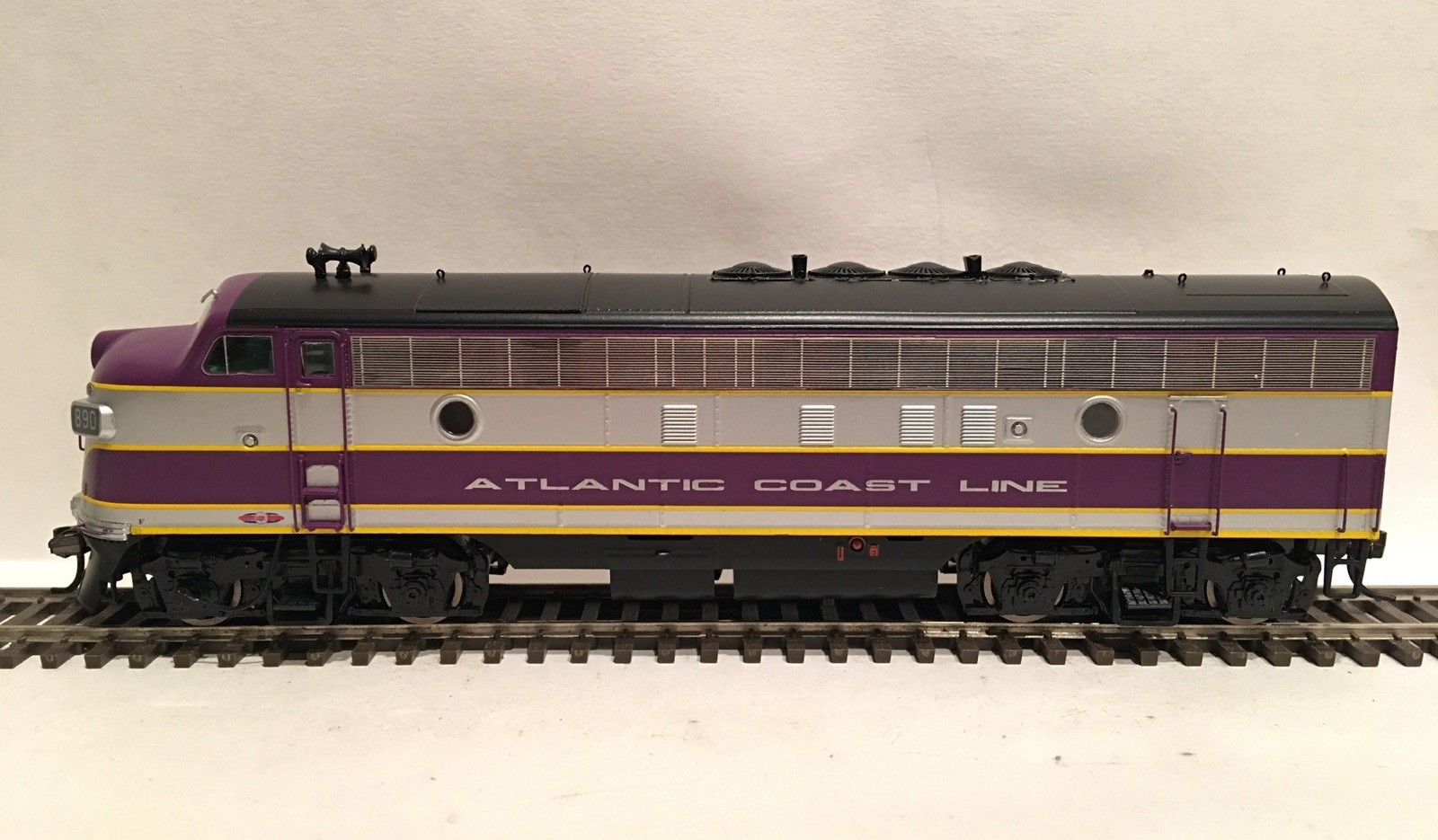HO Intermountain Atlantic Coast Line EMD FP7 Diesel Locomotive ACL #890