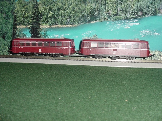 HO Tag along dummy set Fleischmann 4400 1372/2 2 Car DMU Railbus DB HO Scale