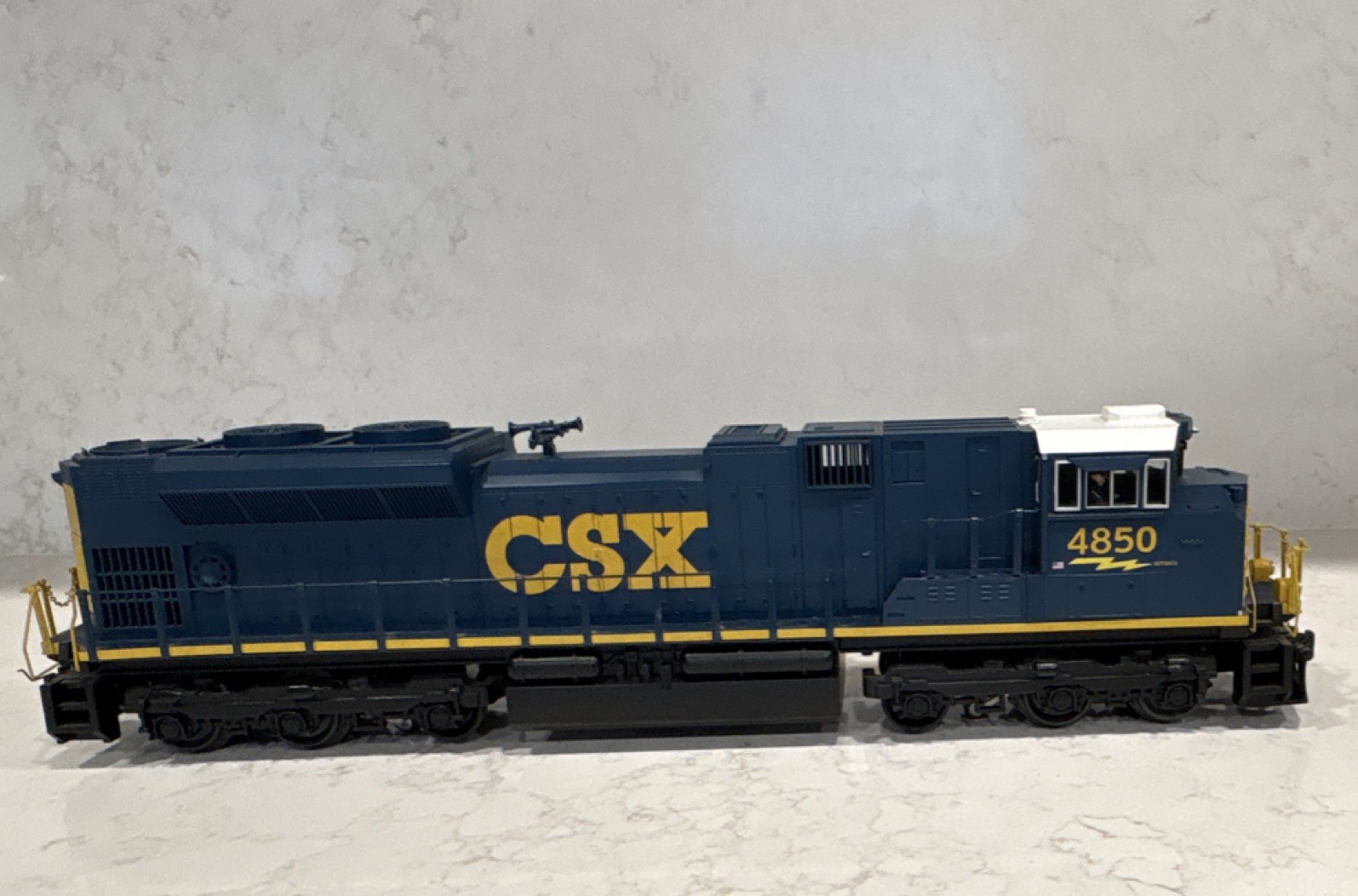 RailKing SD70ACe CSX 4850 O Gauge Diesel Loco Digital Sound/Light 30-4213-1E