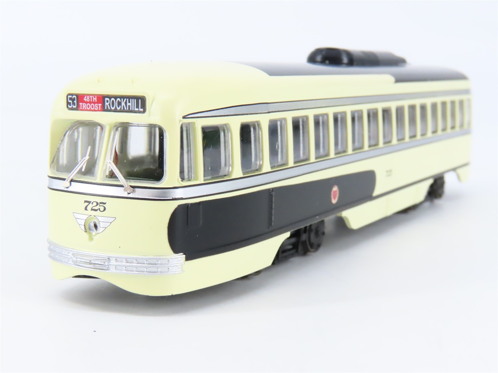 HO Scale Bowser 12920 Kansas City PCC Electric Streetcar #725 w/ DCC & Sound