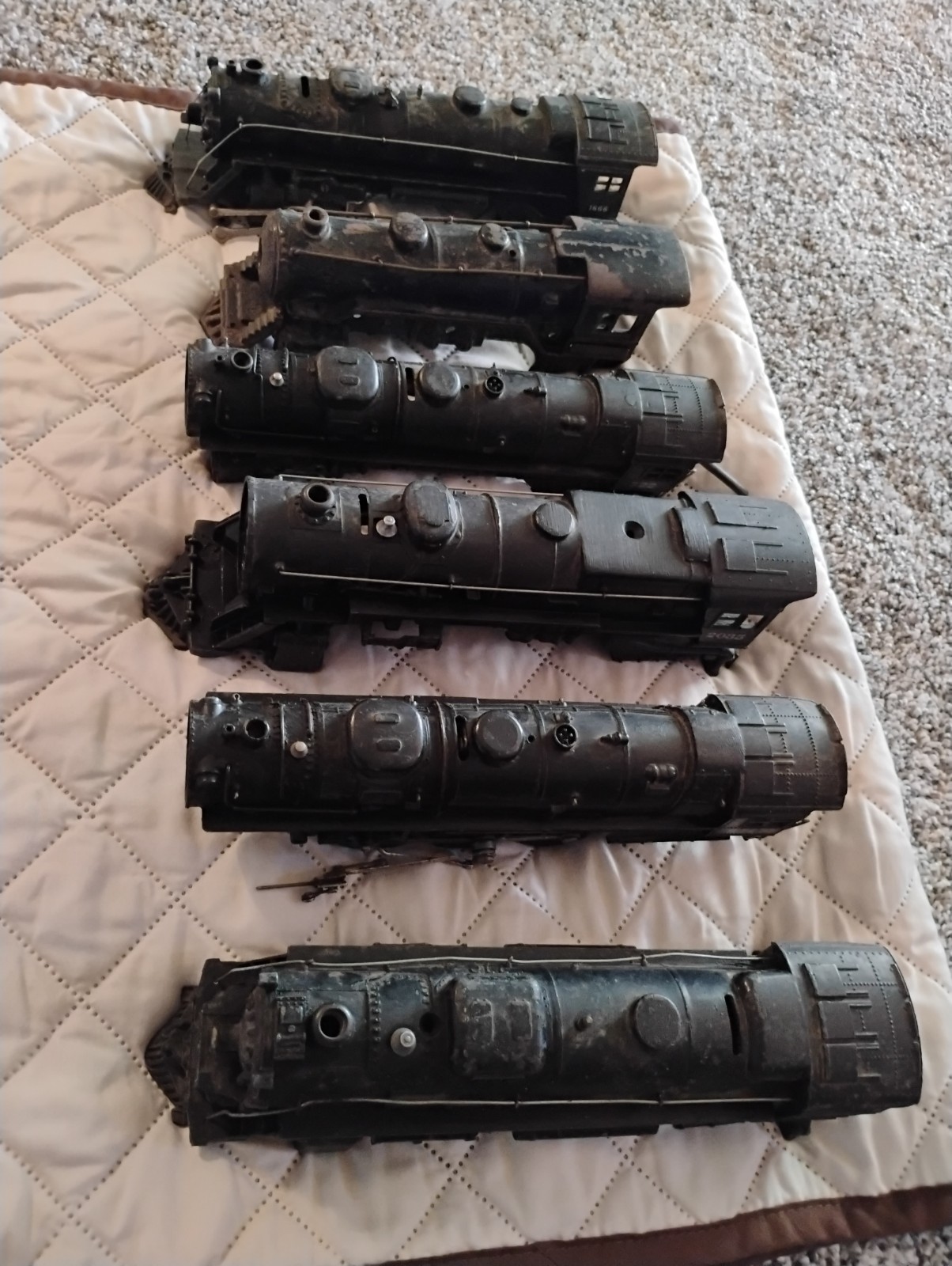 LOT OF 6 LIONEL STEAM LOCOMOTIVE SHELLS