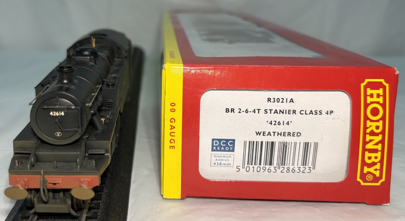 Hornby R3021A Class 4P Stanier 2-6-4T 42614 BR black with late crest weathered