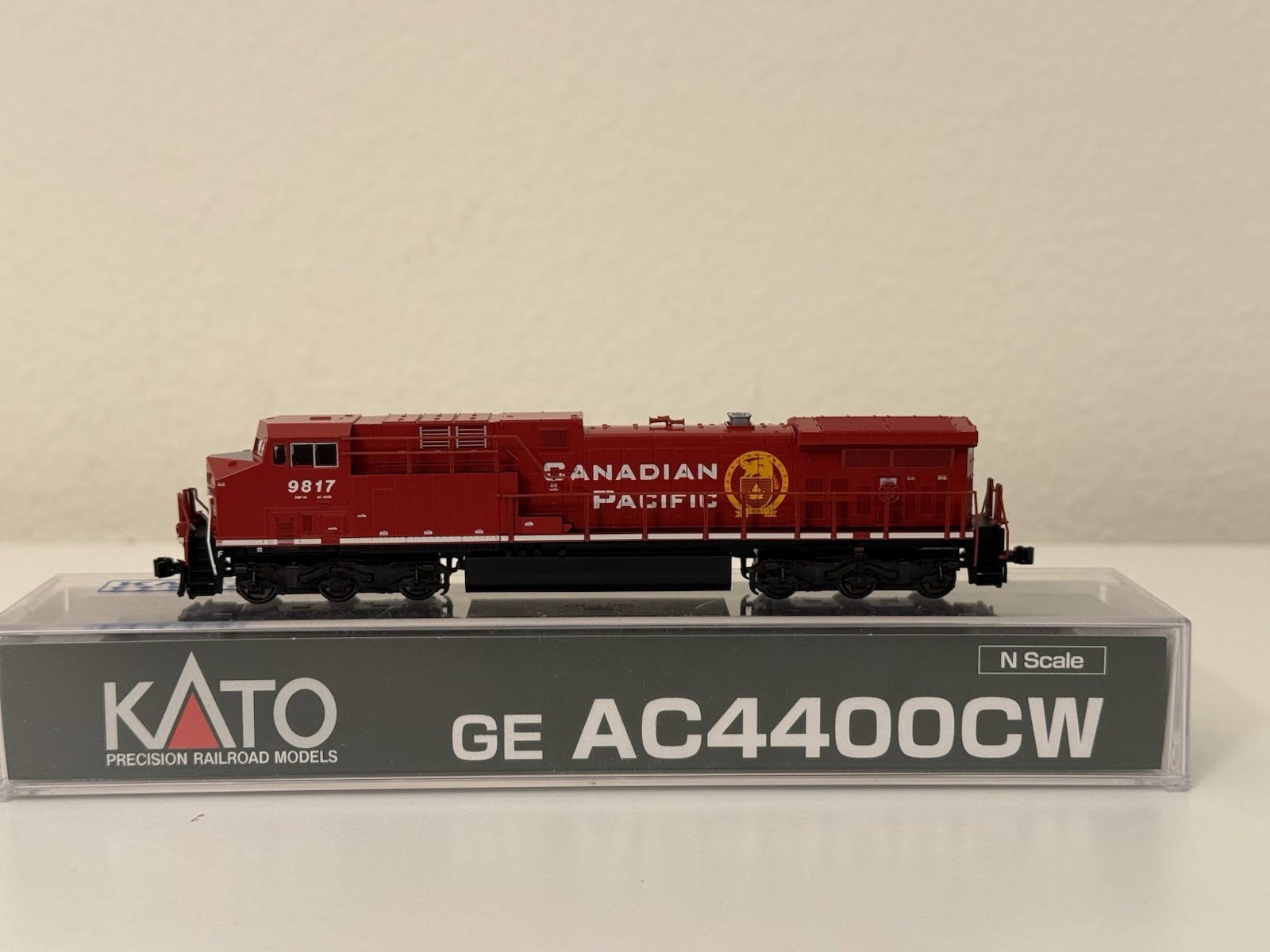Kato 176-7218-DCC N Canadian Pacific AC4400CW Diesel Locomotive w/DCC #9817