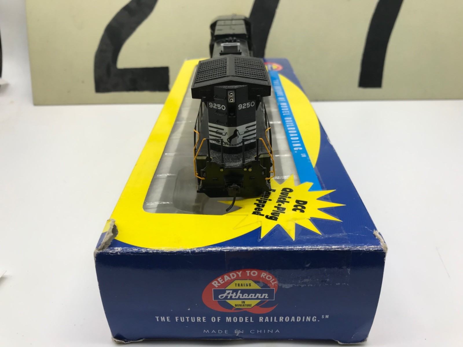 Athearn Ho Scale Norfolk Southern C44-9w Powered Diesel Locomotive O/L #9250 RTR