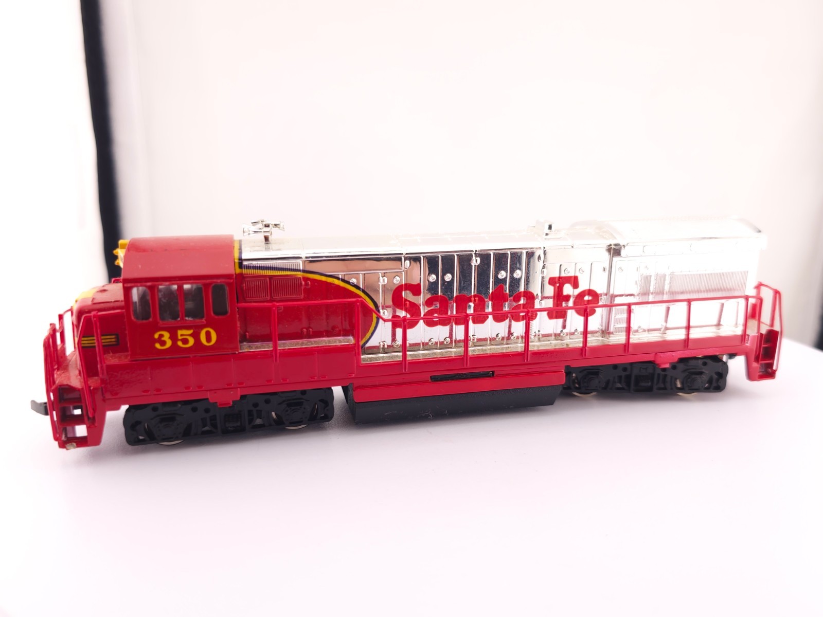 *READ* Bachmann HO Scale Santa Fe GE U36B Diesel Powered Locomotive 350 PARTS