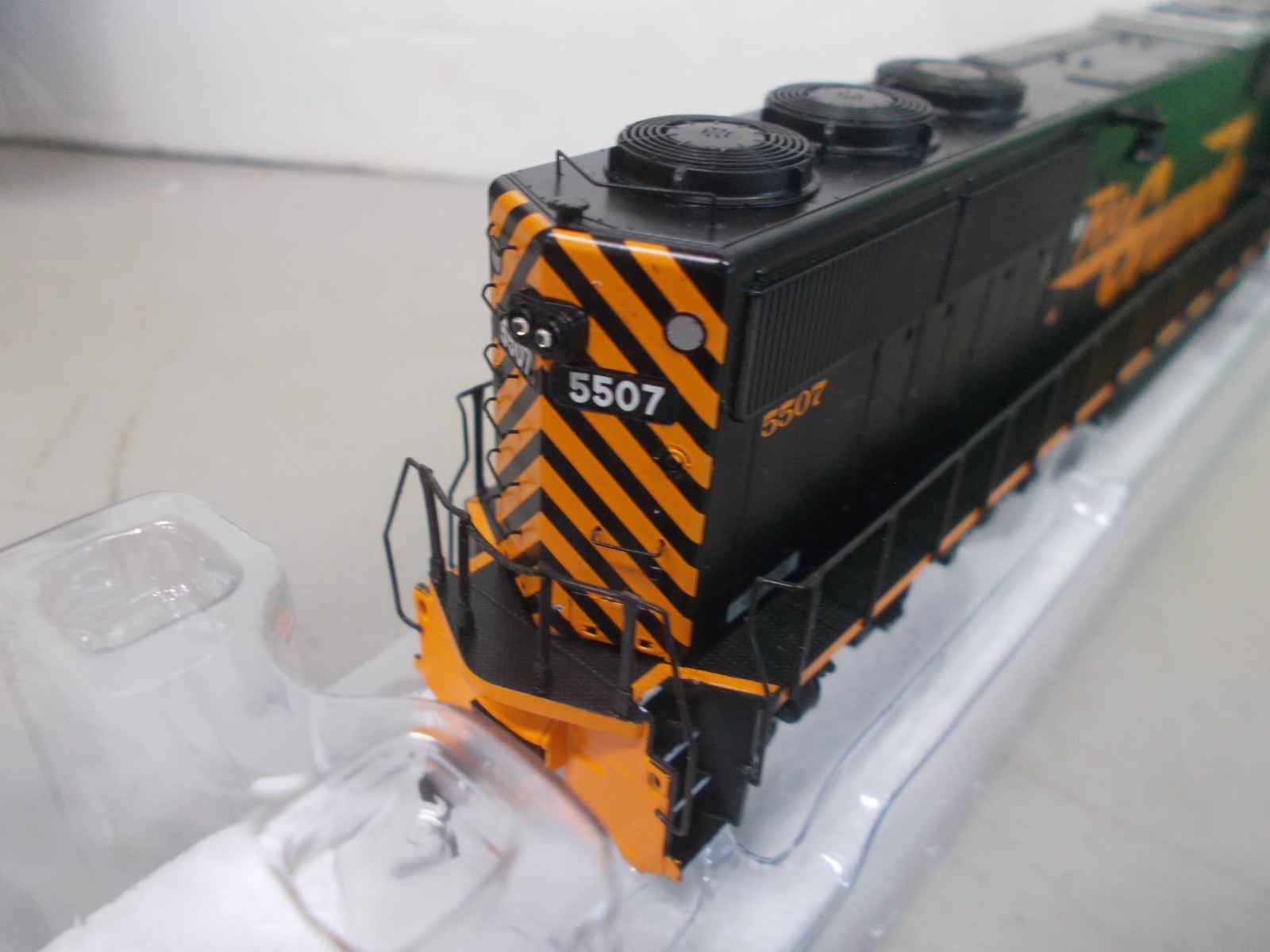 ATHEARN # 8046 ~ D&RGW – RIO GRANDE SD-50 LOCOMOTIVE # 5507~DCC PLUG ~HO SCALE