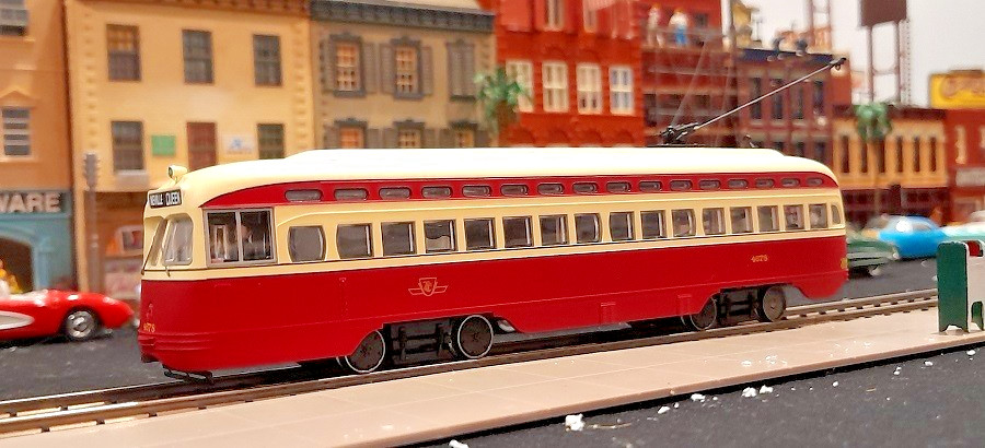 * 1/87 HO * Bowser * Postwar PCC Toronto Streetcar #4678 * BOXED * 12650 *